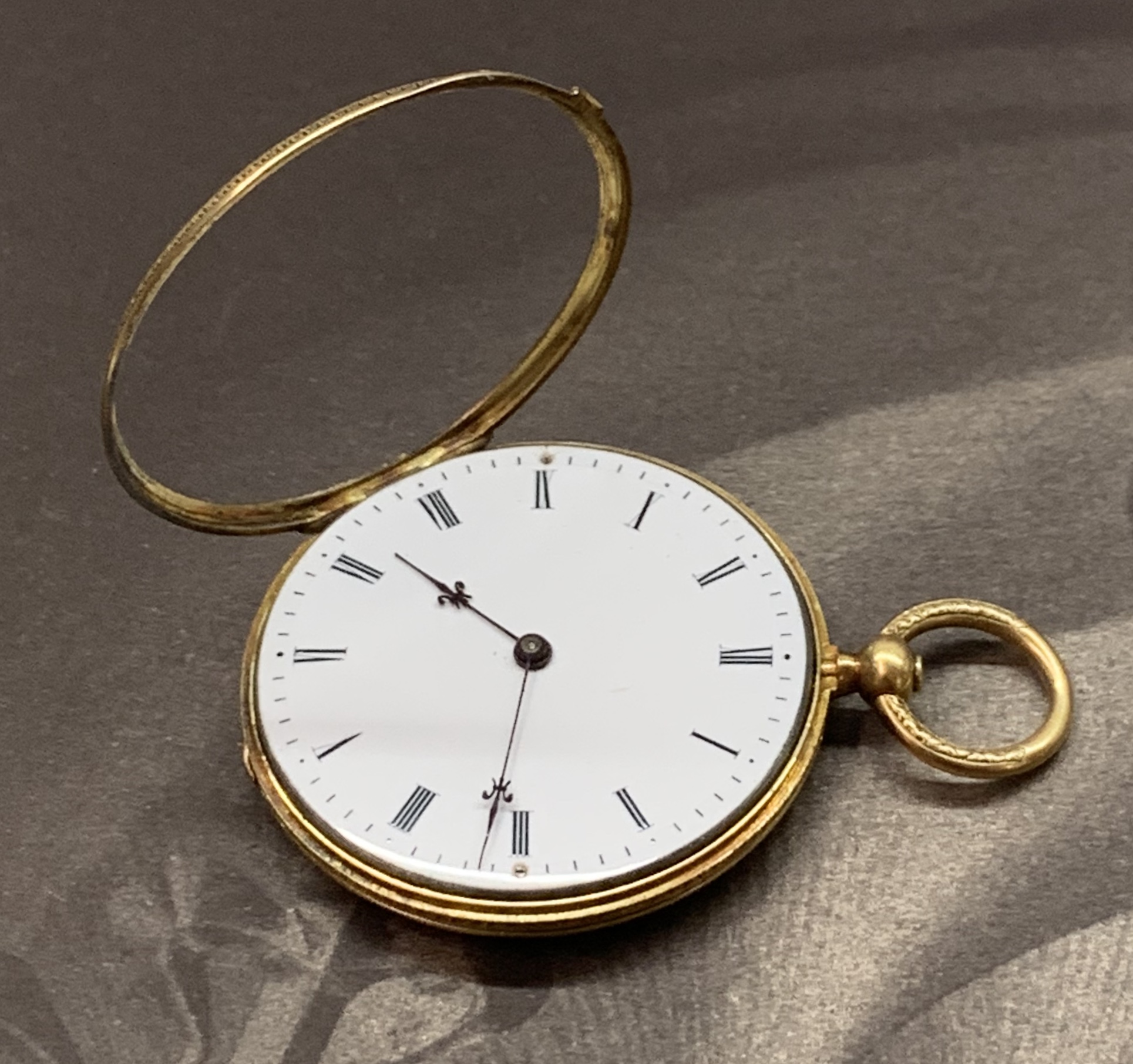 Mouline Suisse enamelled solid gold pocket watch, Ca 1880, 33mm in diameter. - Image 2