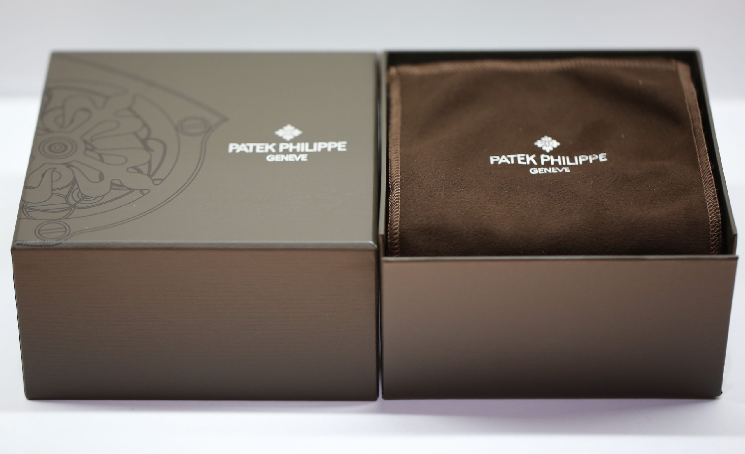 Patek Philippe Cufflinks Nautilus Blue, in 18ct White Gold with Box & Papers, Circa: 2019 - Image 9