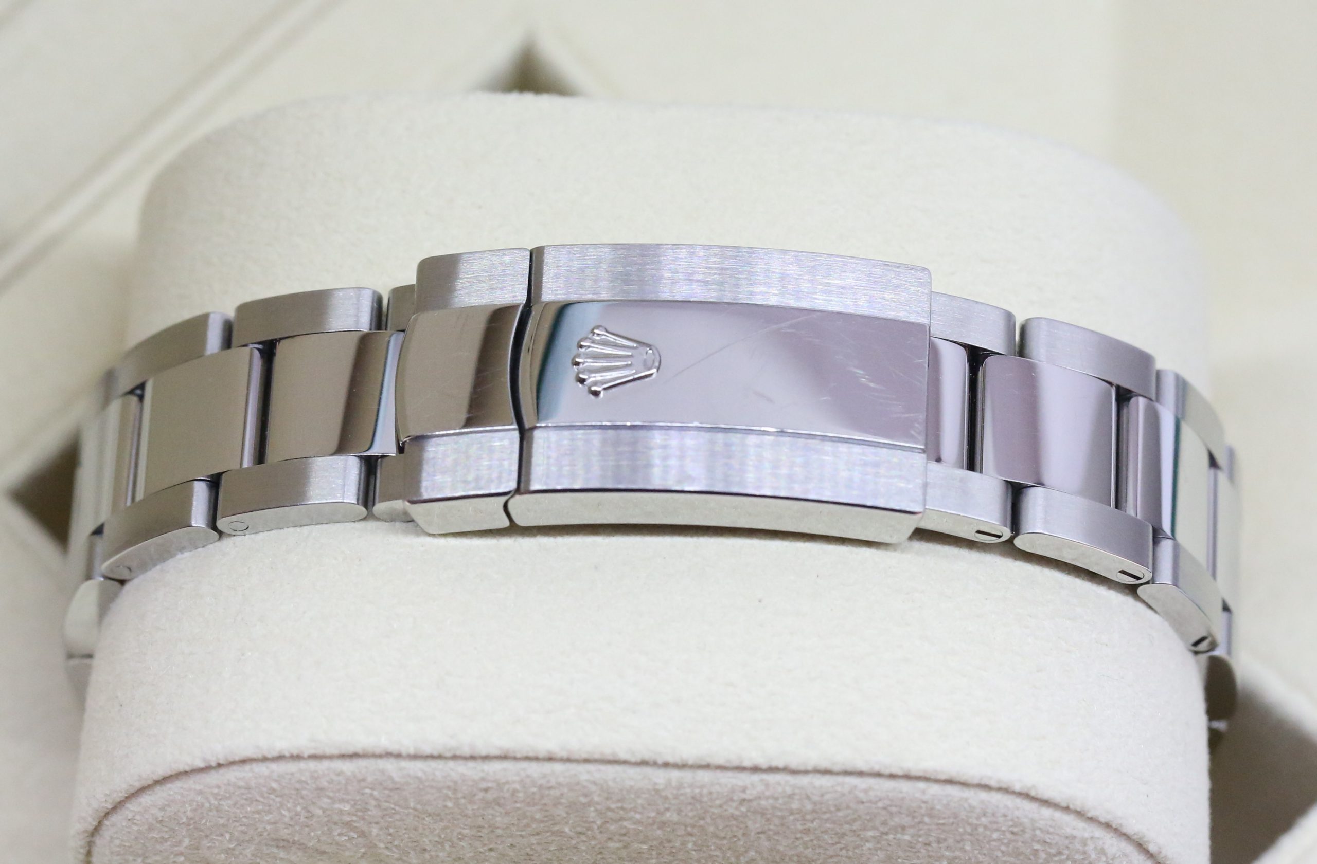 Rolex Datejust 36mm in Rolex Oystersteel with White Gold Bezel, Aubergine Diamond Set Dial, Ref 126234, Circa: 2020, Complete with Box & Papers - Image 4