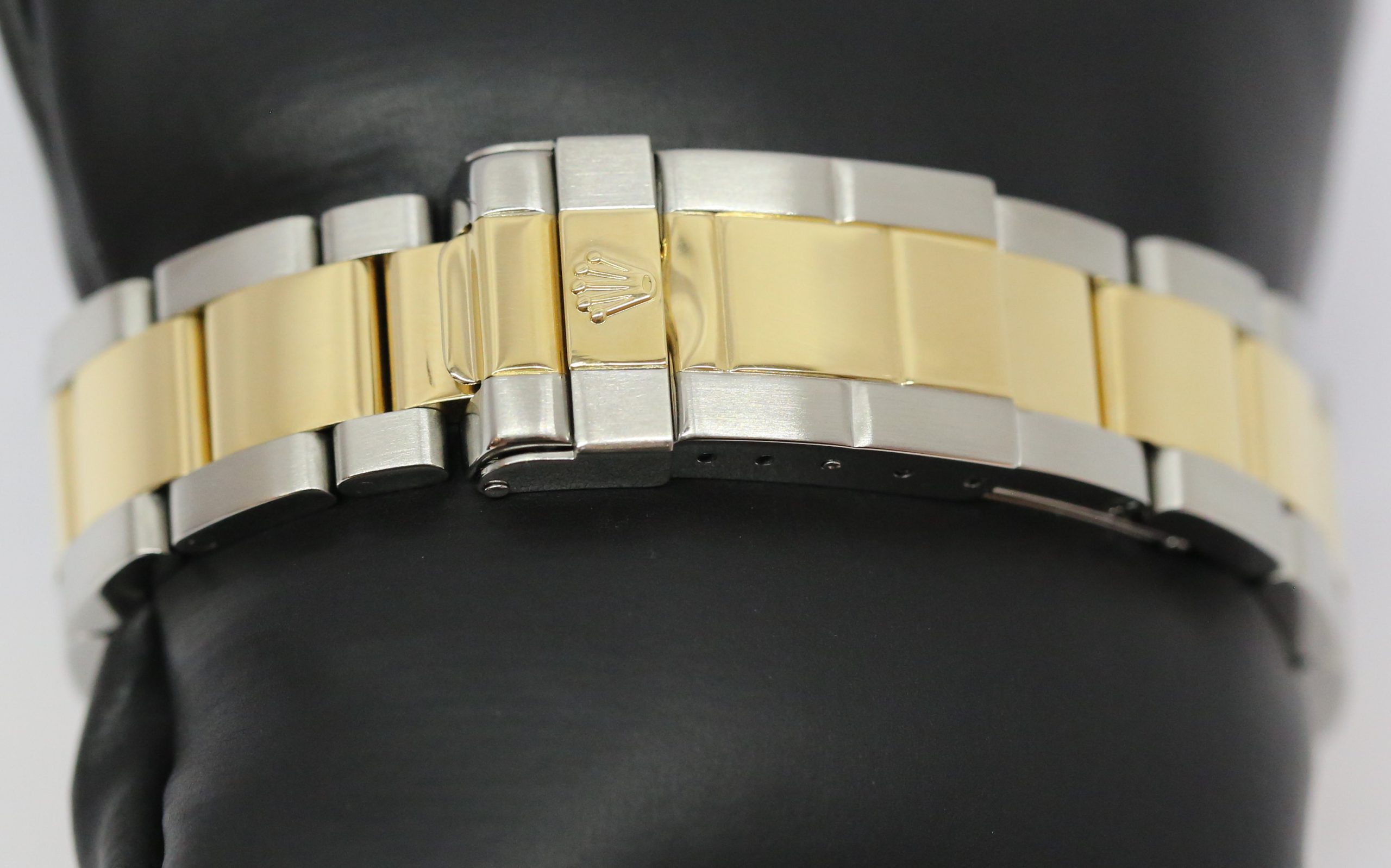 Rolex Yacht-Master 40mm in 18ct Yellow Gold & Stainless Steel on matching Rolex Oyster Bracelet, Champagne Dial, Ref: 16623, Circa: 2009, with Box - Image 5