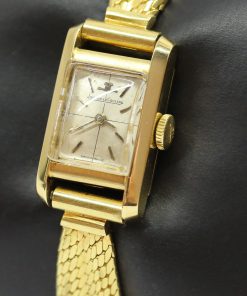 Alternative view of Jaeger LeCoultre Vintage ladies cocktail watch, Manual Winding, in 18ct Yellow Gold on bracelet, Silver index Dial