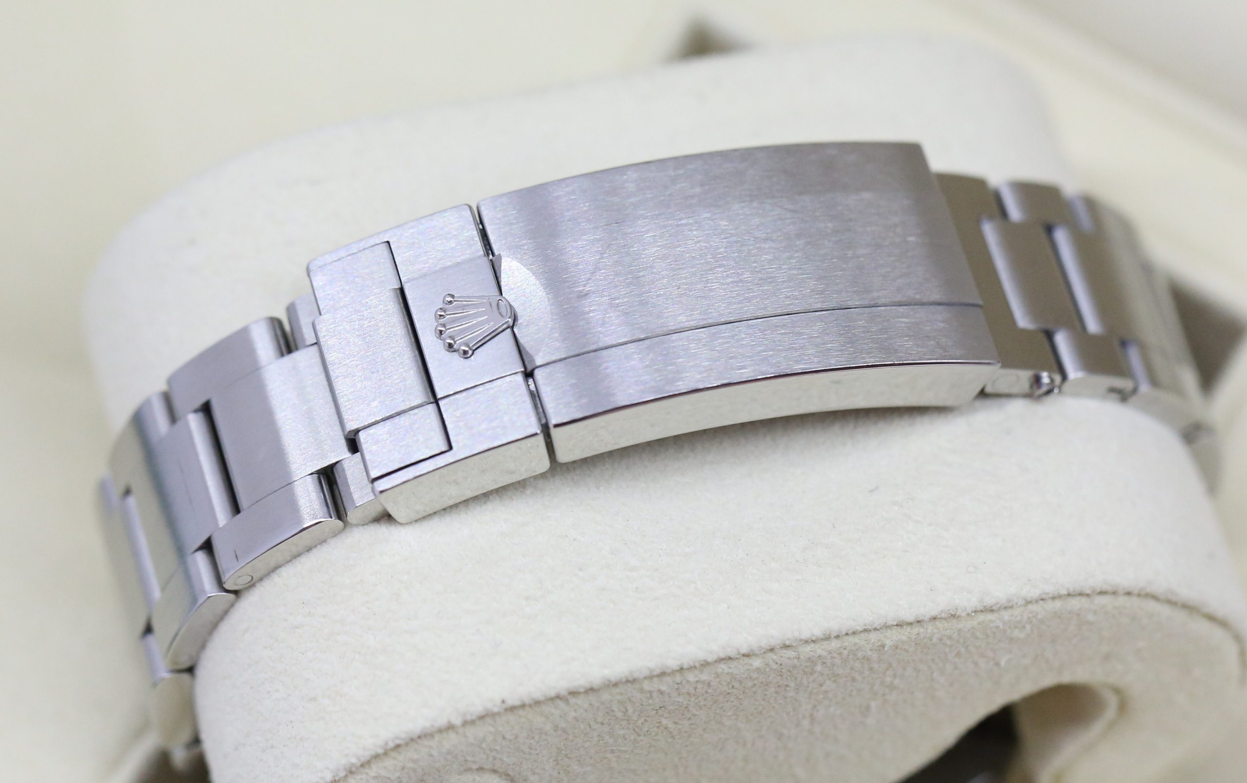 Rolex DeepSea SeaDweller James Cameron Edition, Stainless Steel on Oystersteel Bracelet, ref: 126660, Circa: 2019, Complete with Box, Papers & Balance of Rolex Factory Warranty - Image 5