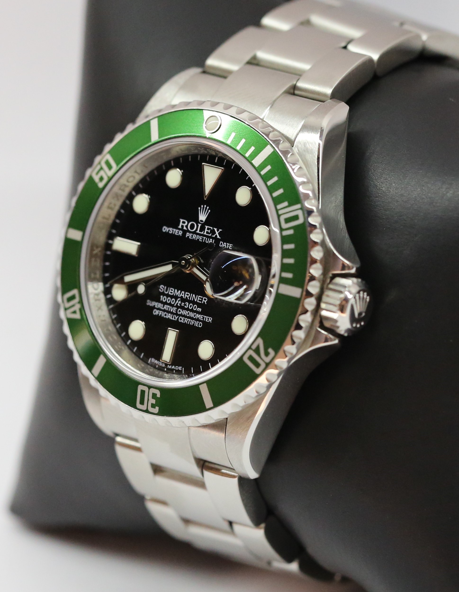 Rolex Submariner Date "Kermit". Green bezel and black index dial. Stainless steel case and Rolex Oyster Bracelet, Ref: 16610LV, M Serial circa: 2008, Engraved Rehaut, with Box & Rolex Service Card - Image 2