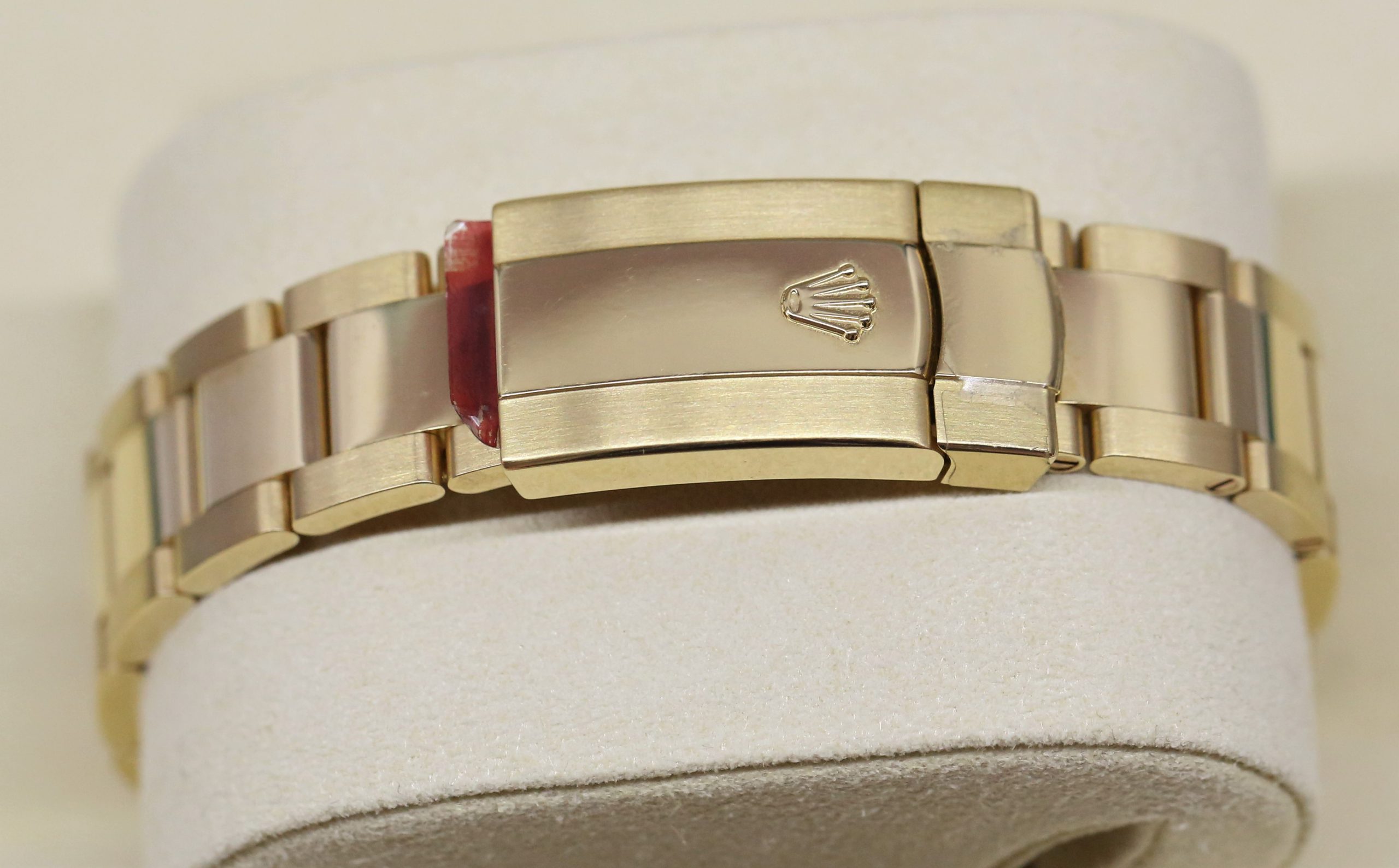 Rolex Skydweller in 18ct Yellow Gold on 18ct Yellow Gold Rolex Oyster Bracelet, Champagne Arab Dial, Ref: 326938, Complete with Box, Papers & Balance of Rolex Factory Warranty, Circa 2018 - Image 5