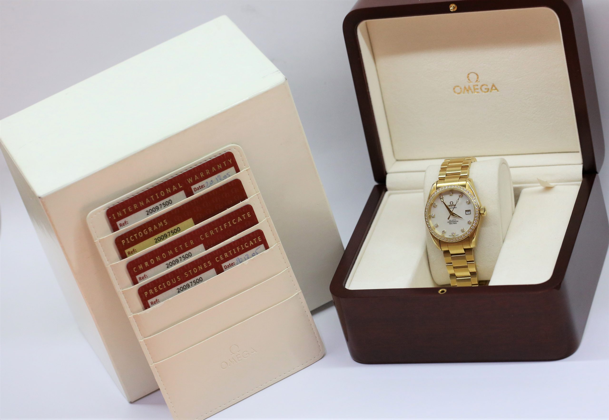 Omega Aqua Terra 36.2mm in 18k Solid Yellow Gold with Diamond Bezel and Mother of Peral Diamond Dial Complete with Box and Papers Ref. 2009.75.00 Circa: 2005 - Image 6