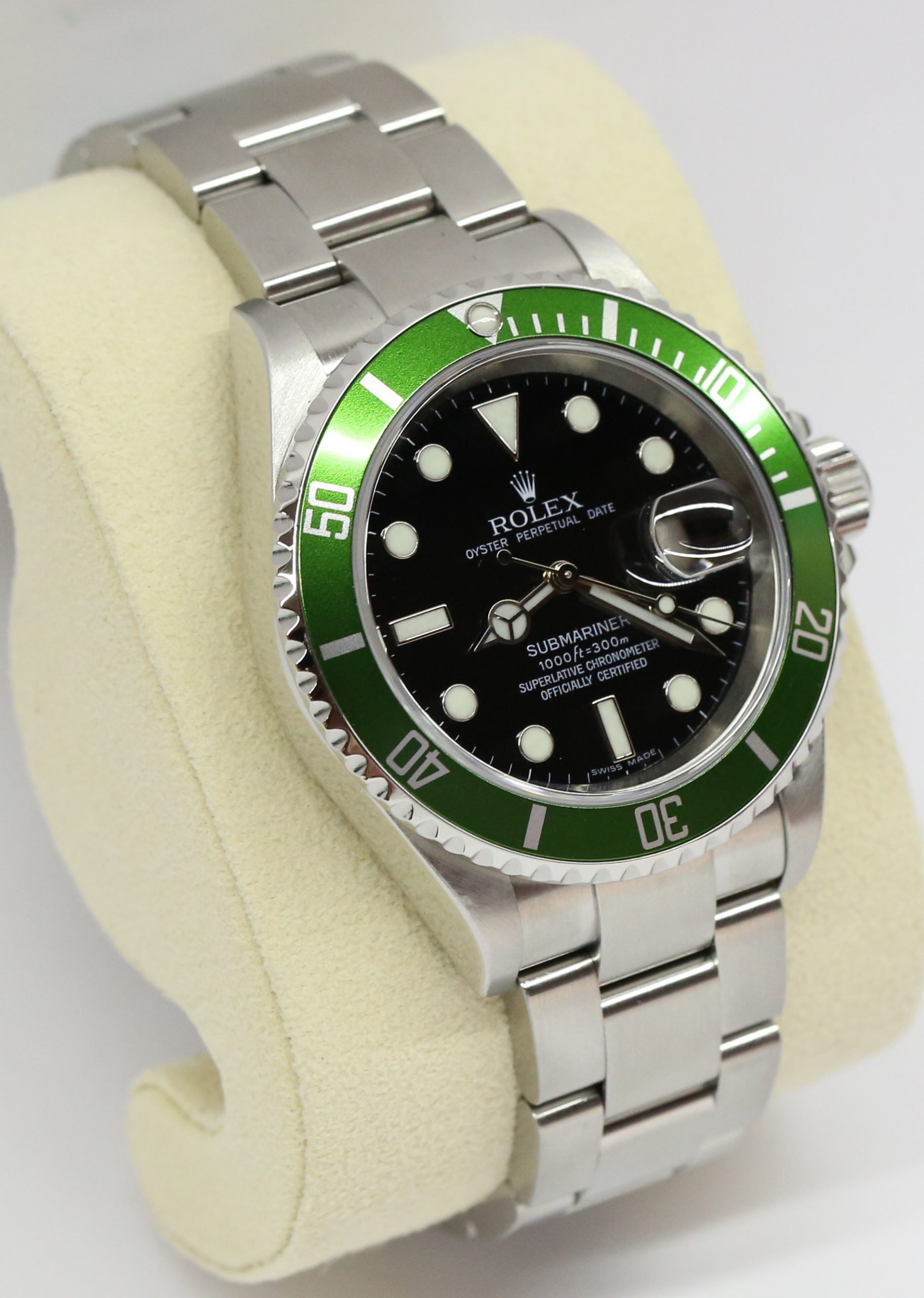 Rolex Submariner Date "Kermit". Green bezel and black index dial in Stainless steel with a Rolex Oyster Bracelet, Ref: 16610LV, Z Serial. Circa: 2007, complete - Image 3