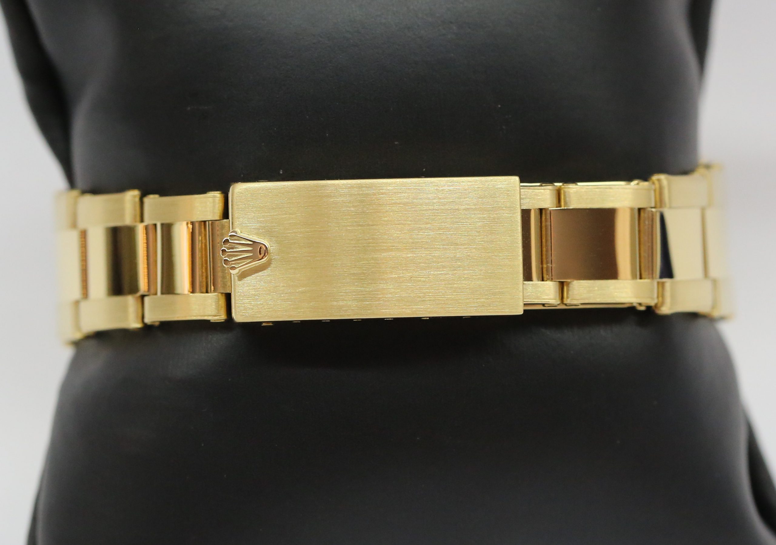 Rolex Oyster Perpetual 34mm in 18ct Yellow Gold, Champagne index dial on Rolex 18ct yellow gold rivited bracelet, Ref: 14328, Circa: 1984, Just Returned From Rolex Service, Balance of Rolex Service Warranty - Image 6