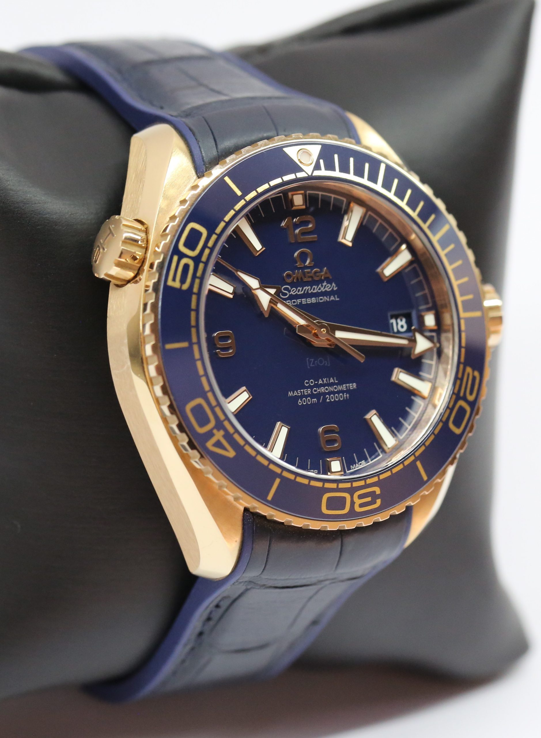 Omega Planet Ocean 600m in 18ct Rose Gold on Strap with 18ct Rose Gold Deployant, Ref: 21563442103001, Circa: 2016, Complete with Box & Papers Current RRP is $39,125 - Image 4