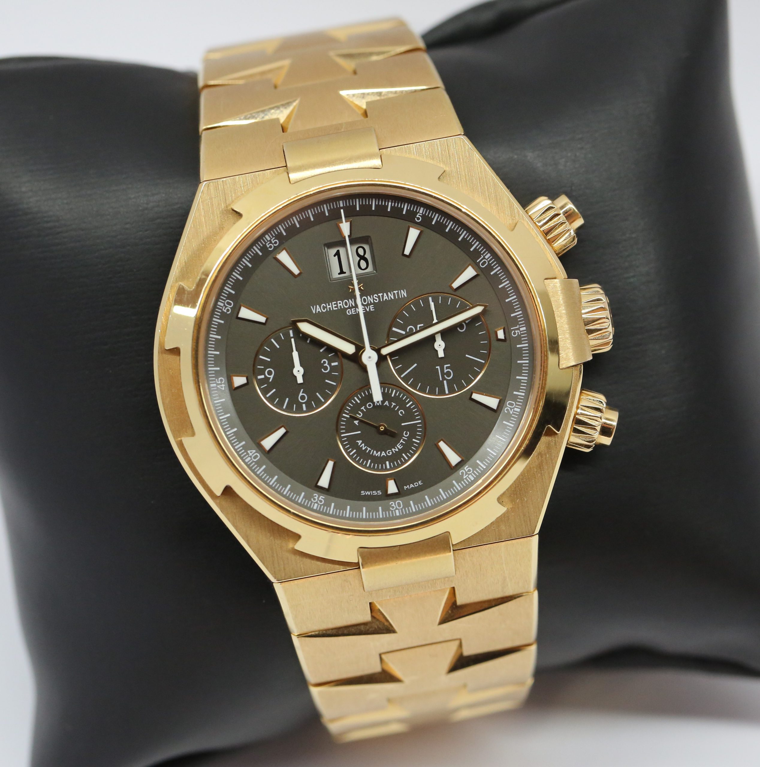 Vacheron Constantin Overseas Chronograph 18ct Rose Gold on Vacheron 18ct Rose Gold Bracelet, Grey Index Dial, Ref: 49150/000R, Circa: 2010, Complete with Box & Papers - Image 4