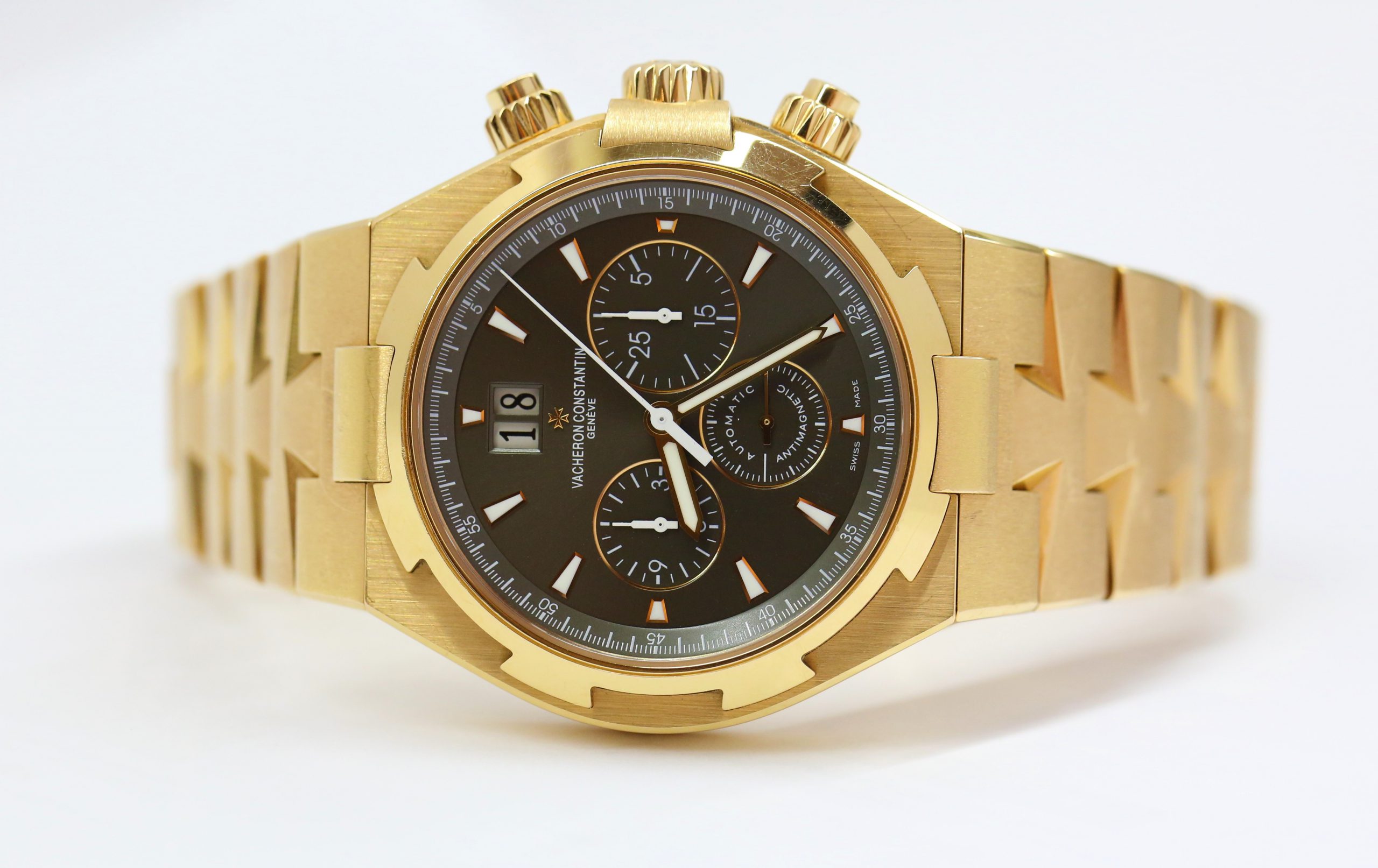 Vacheron Constantin Overseas Chronograph 18ct Rose Gold on Vacheron 18ct Rose Gold Bracelet, Grey Index Dial, Ref: 49150/000R, Circa: 2010, Complete with Box & Papers - Image 3