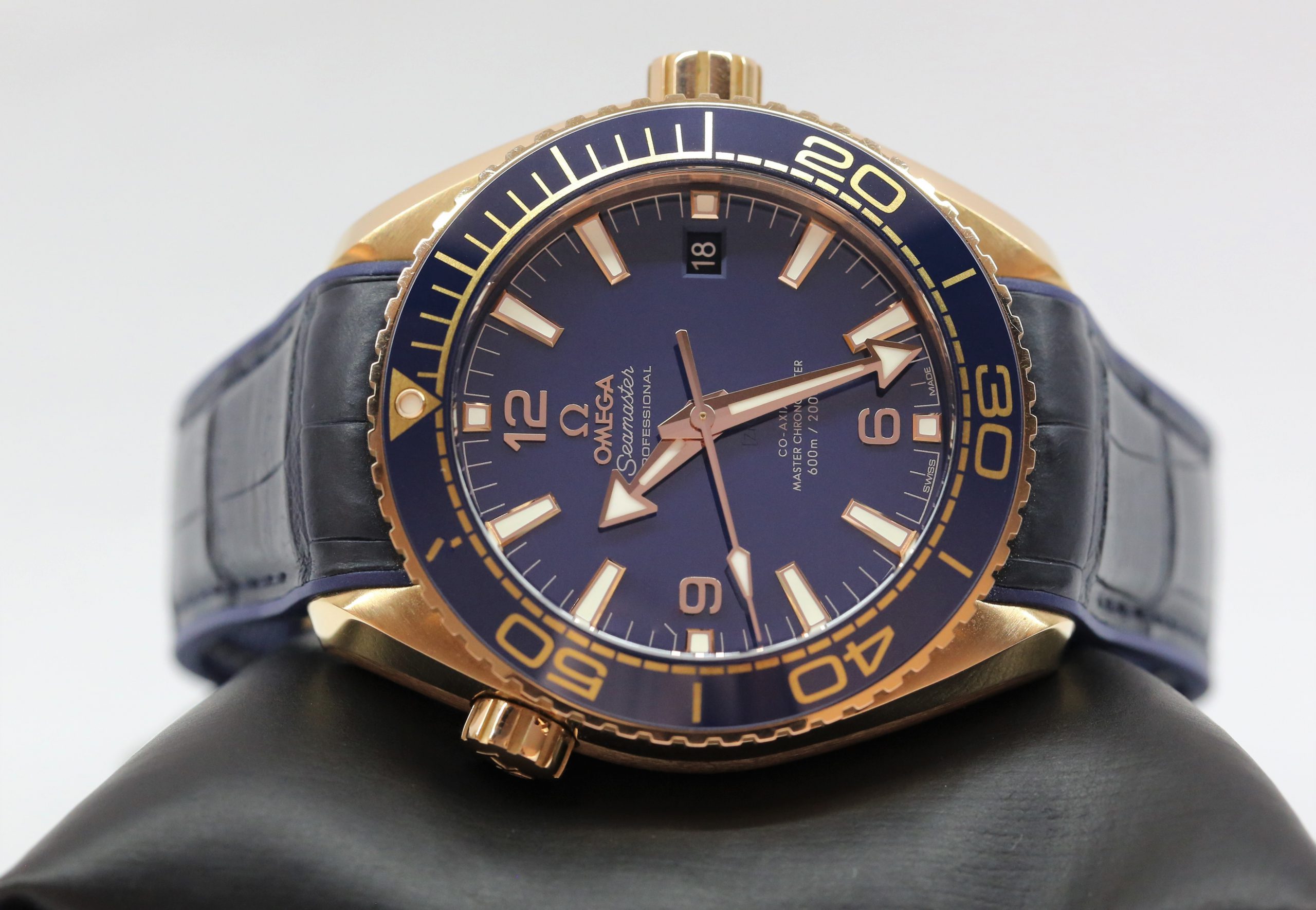 Omega Planet Ocean 600m in 18ct Rose Gold on Strap with 18ct Rose Gold Deployant, Ref: 21563442103001, Circa: 2016, Complete with Box & Papers Current RRP is $39,125 - Image 3