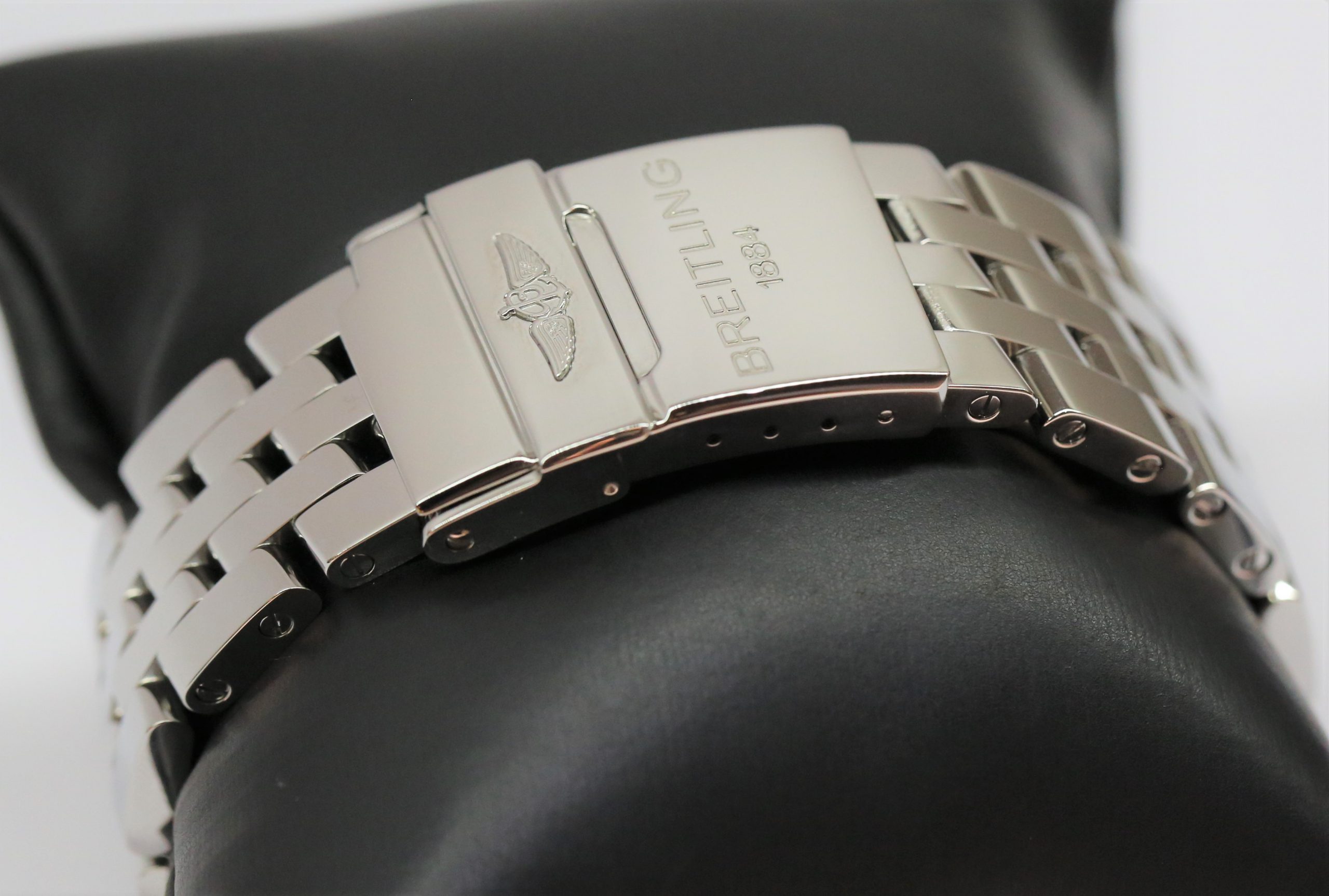 Breitling Choronomat Evolution Chronograph in Stainless Steel, Black Arab Dial on a Breitling stainless steel bracelet. 44mm , Ref: A13356 - Image 5
