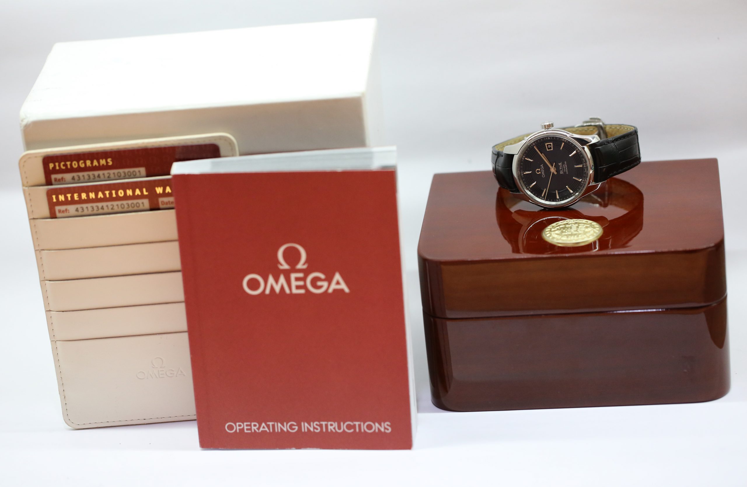 Omega De Ville Hour Vision Co-Axial Movement, Stainless Steel & Sapphire Case, Blue Index Dial on Omega Strap with Deployant Clasp, Circa: 2014, Complete with Box & Papers - Image 10