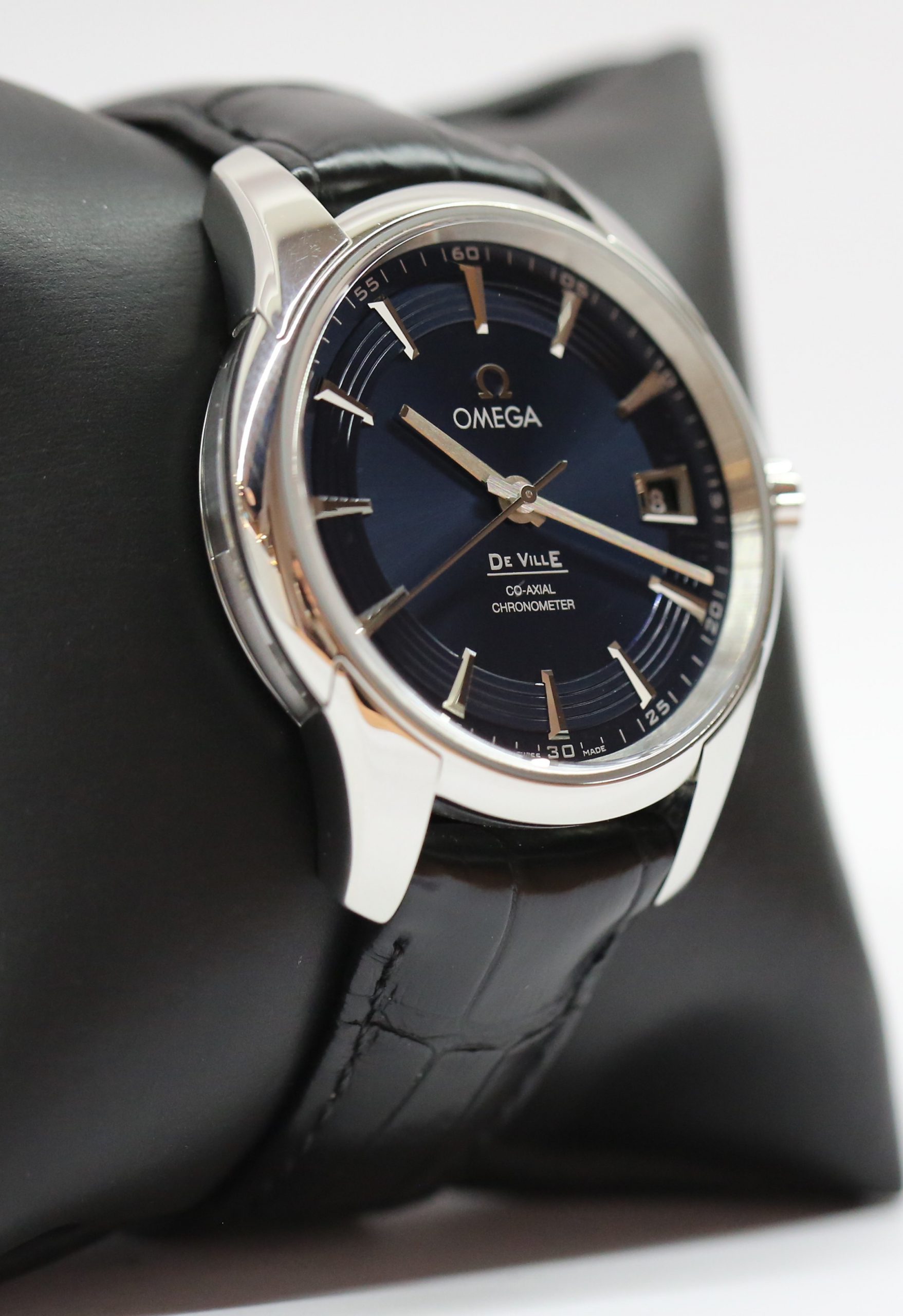 Omega De Ville Hour Vision Co-Axial Movement, Stainless Steel & Sapphire Case, Blue Index Dial on Omega Strap with Deployant Clasp, Circa: 2014, Complete with Box & Papers - Image 4