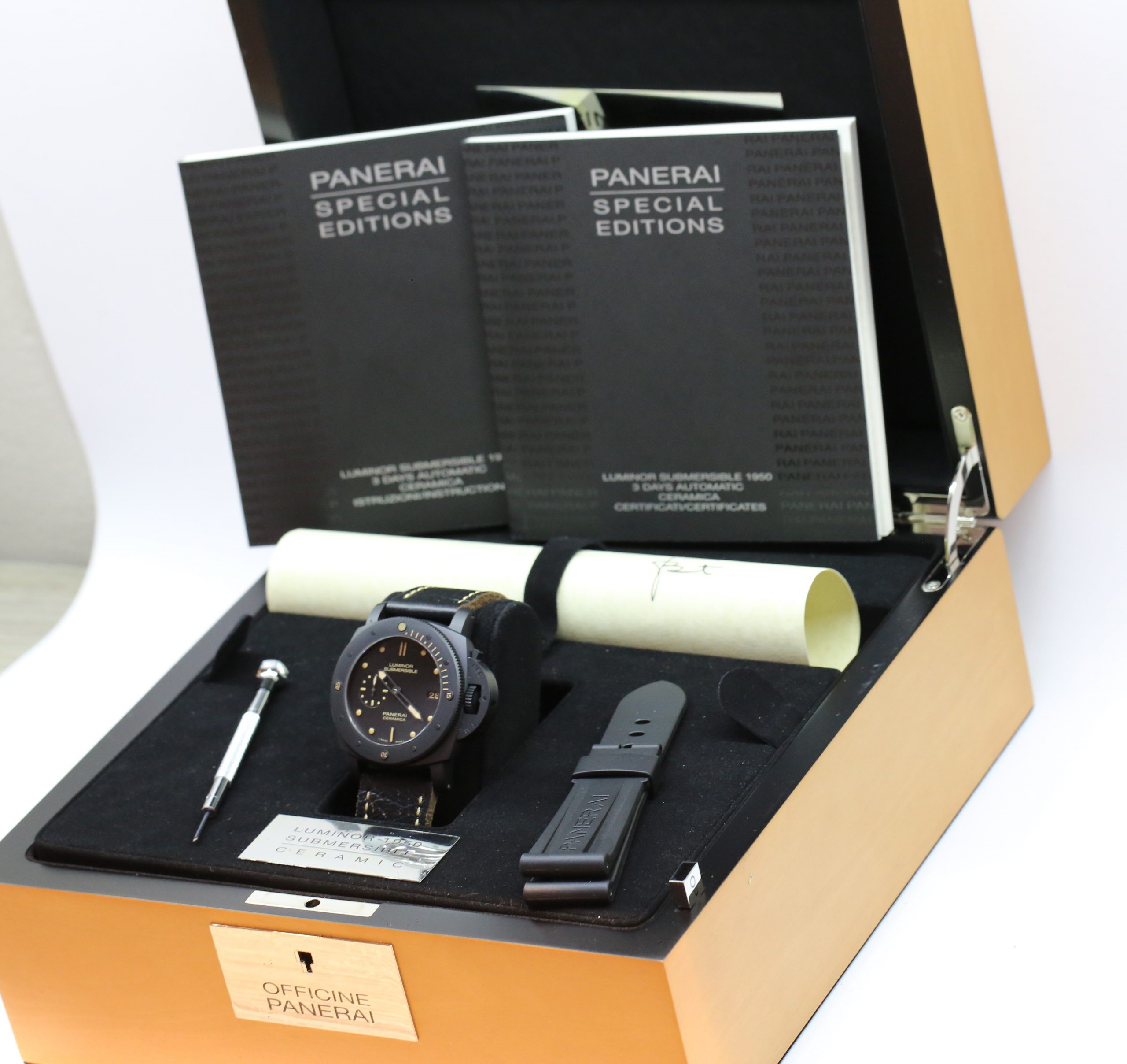 Panerai Luminor Submersible Special Edition in Black Ceramic, 1950 Case design, 3 day power reserve, Ref: PAM 508, Boutique Special Edition, full set. - Image 7