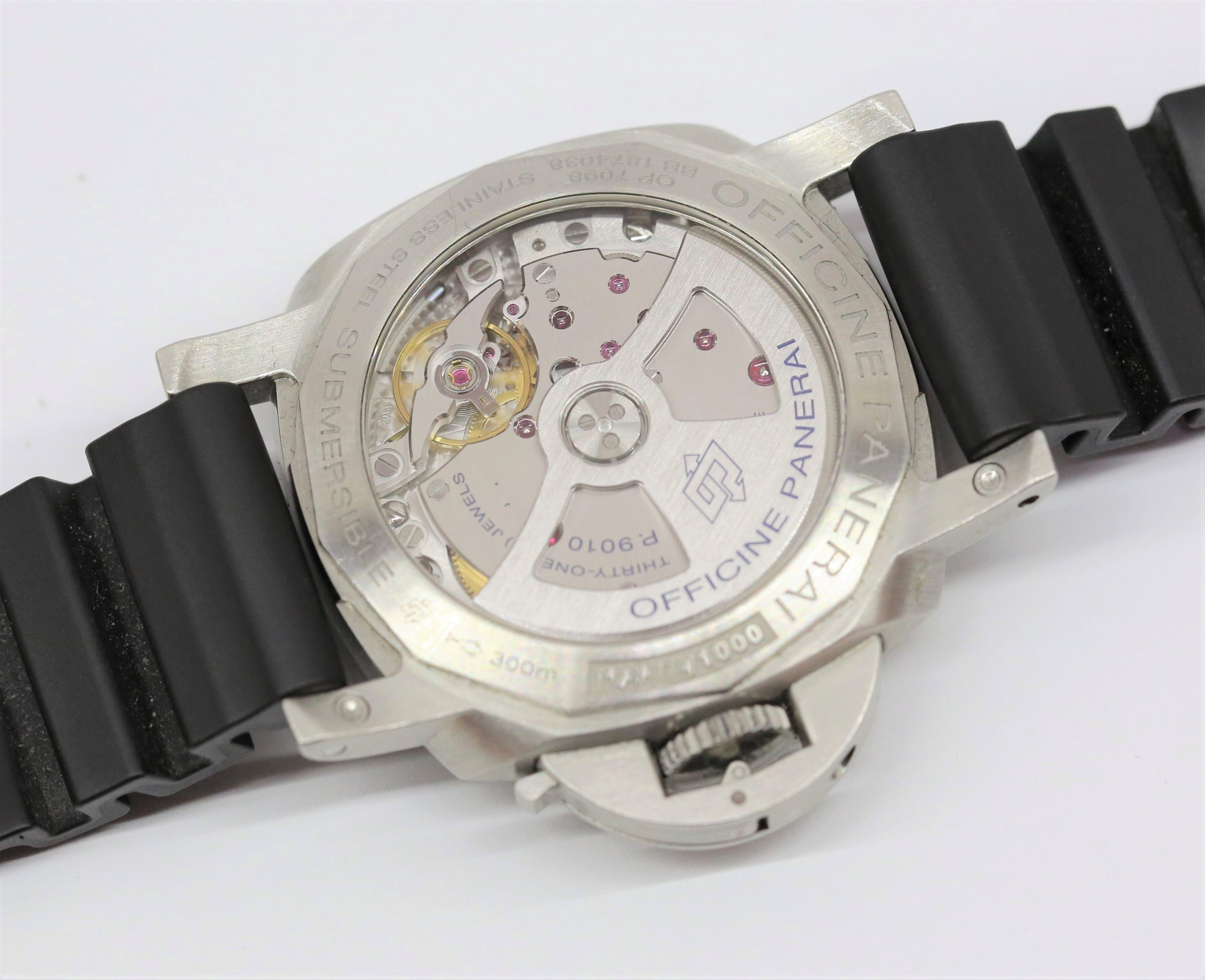 Panerai Luminor 1950 Submersible, 42mm, 3 Day Automatic Black index dial on Panerai Rubber strap, Ref: PAM00682, Circa: 2018, With Box & Papers - Image 4