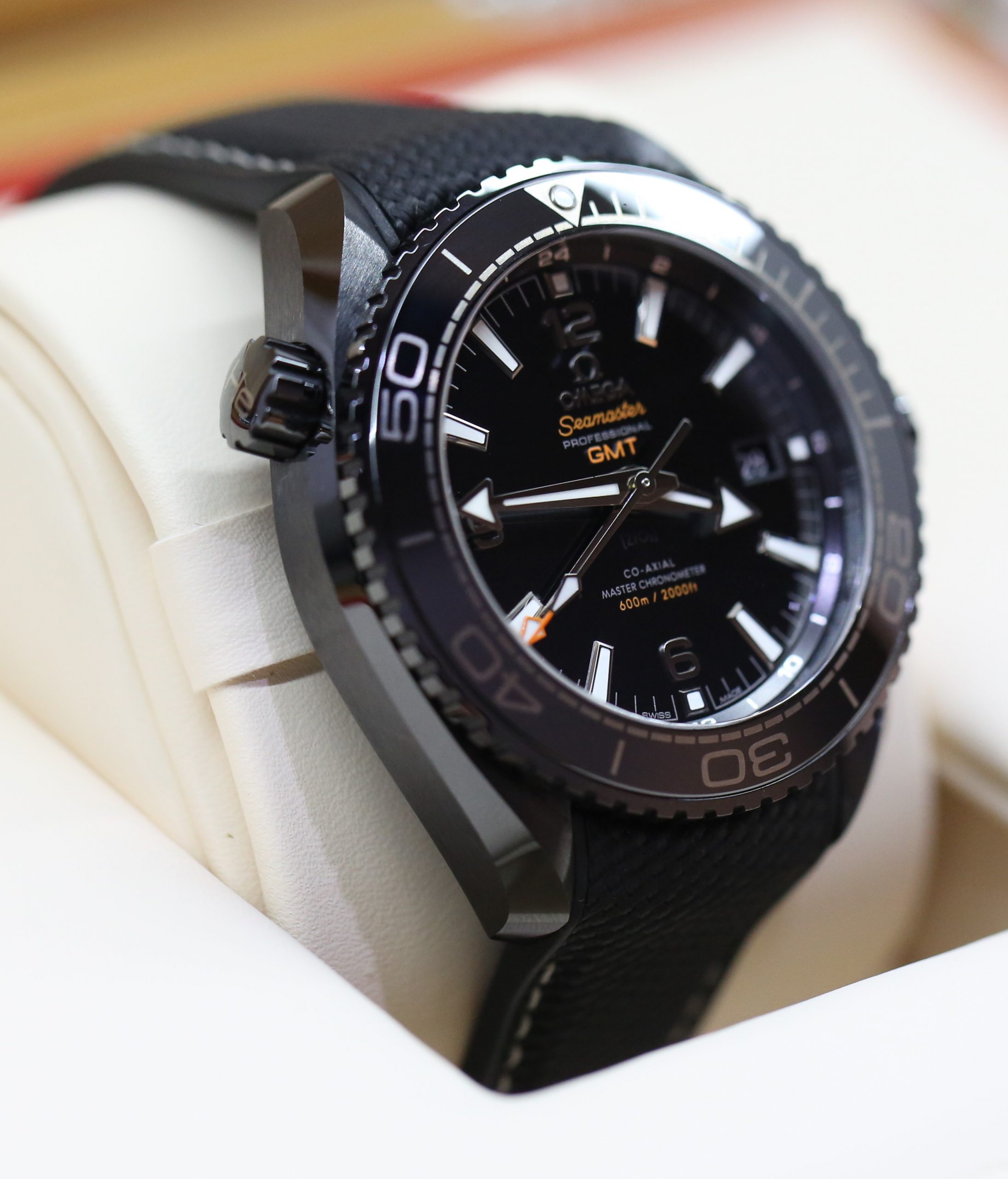 Omega Seamaster Planet Ocean Chronometer Co Axial "Deep Black" in Ceramic, on Omega Rubber strap, circa 2021, Complete with Box, Papers & Balance of Omega Factory Warranty - Image 2