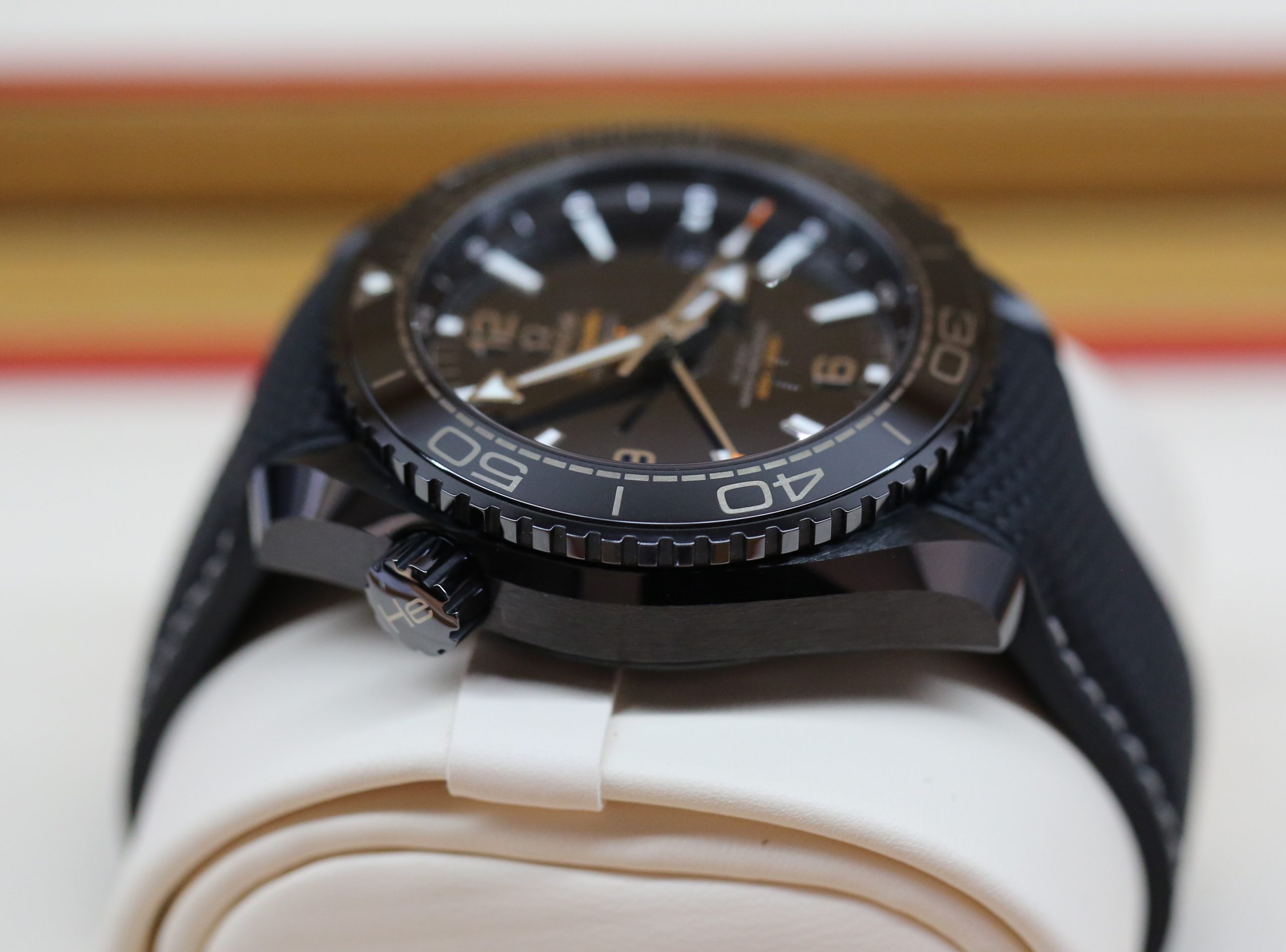 Omega Seamaster Planet Ocean Chronometer Co Axial "Deep Black" in Ceramic, on Omega Rubber strap, circa 2021, Complete with Box, Papers & Balance of Omega Factory Warranty - Image 8