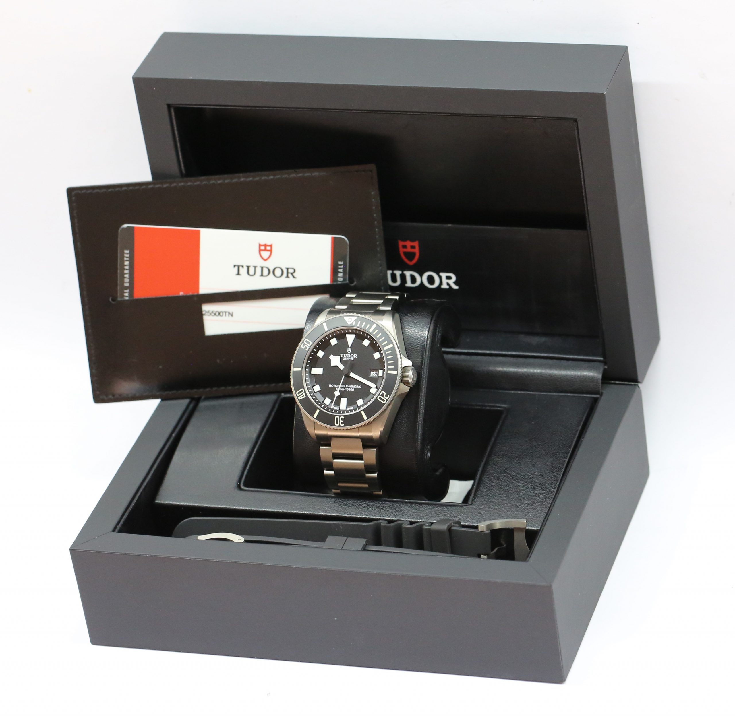 Tudor Pelagos, Diver in a 42mm Titanium Case and Bracelet, Ref: 25500TN, Circa: 2017, with Box & Card - Image 7