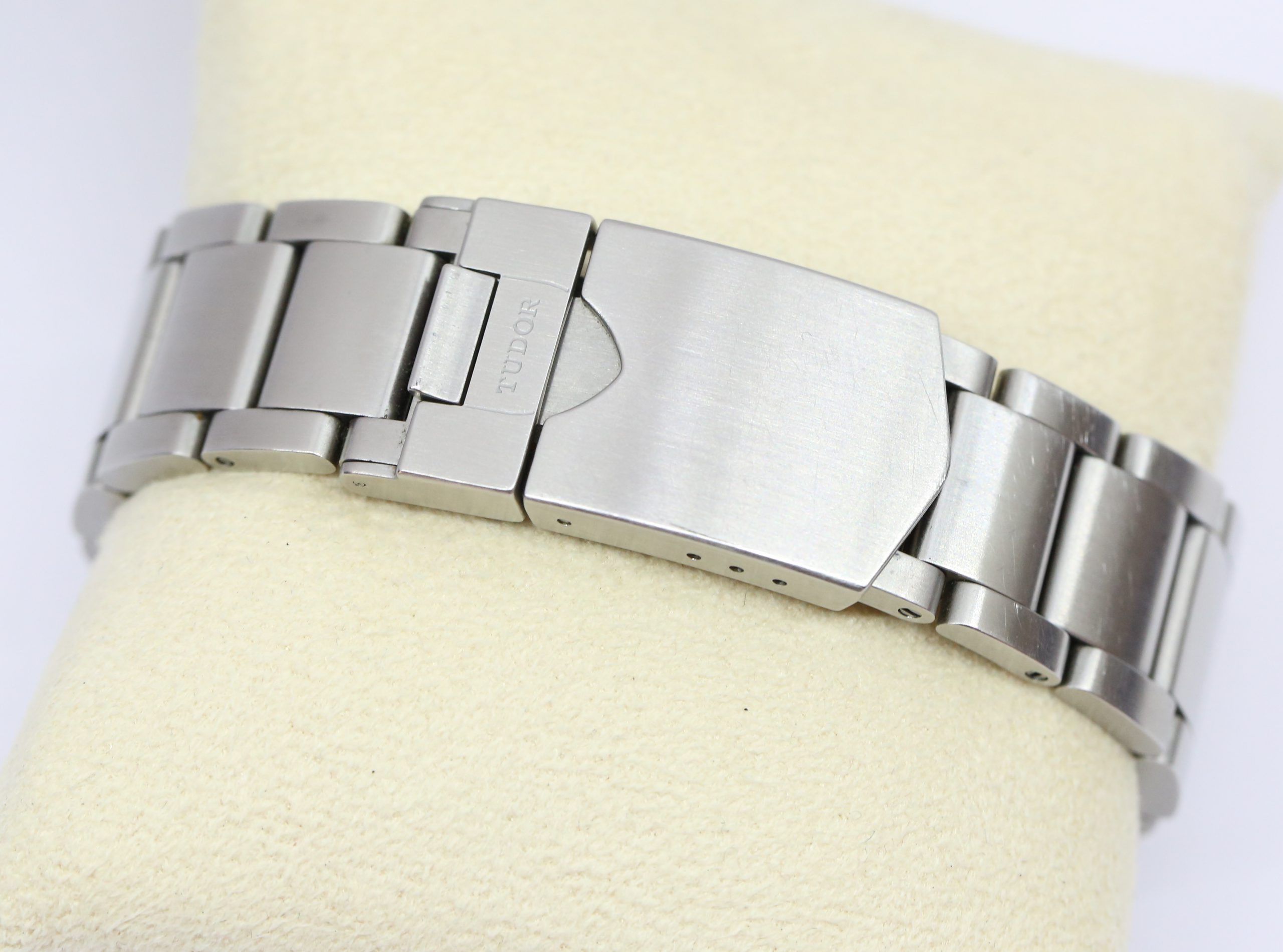 Tudor Heritage Ranger in Stainless steel, Black 3 6 9 Dial, 41mm Case on a Tudor Stainless Steel Bracelet, Ref: 79910, Circa: 2020, Complete with Box & Papers - Image 6