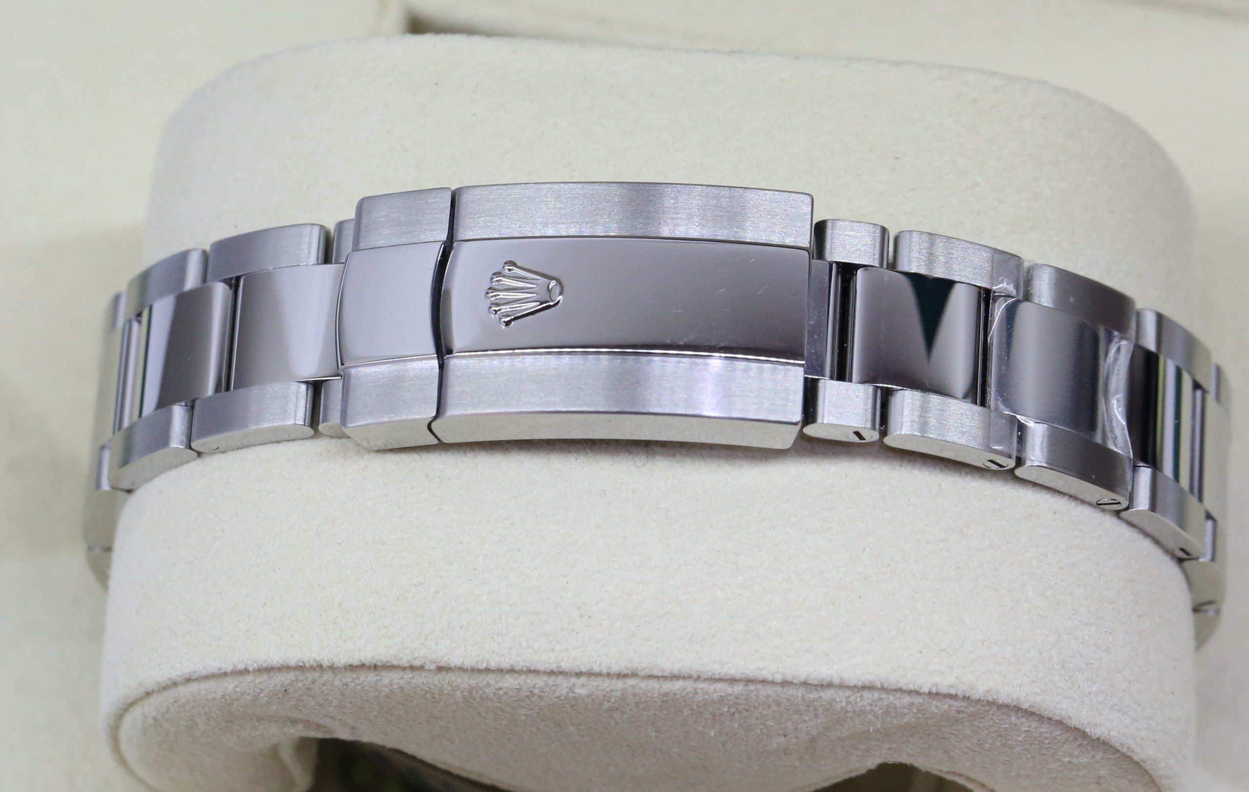 Rolex Datejust II, 41mm Stainless Steel Case on Rolex Oyster Bracelet, Blue Roman Dial, Ref: 116300, Circa: 2017, Complete with Box & Papers - Image 4
