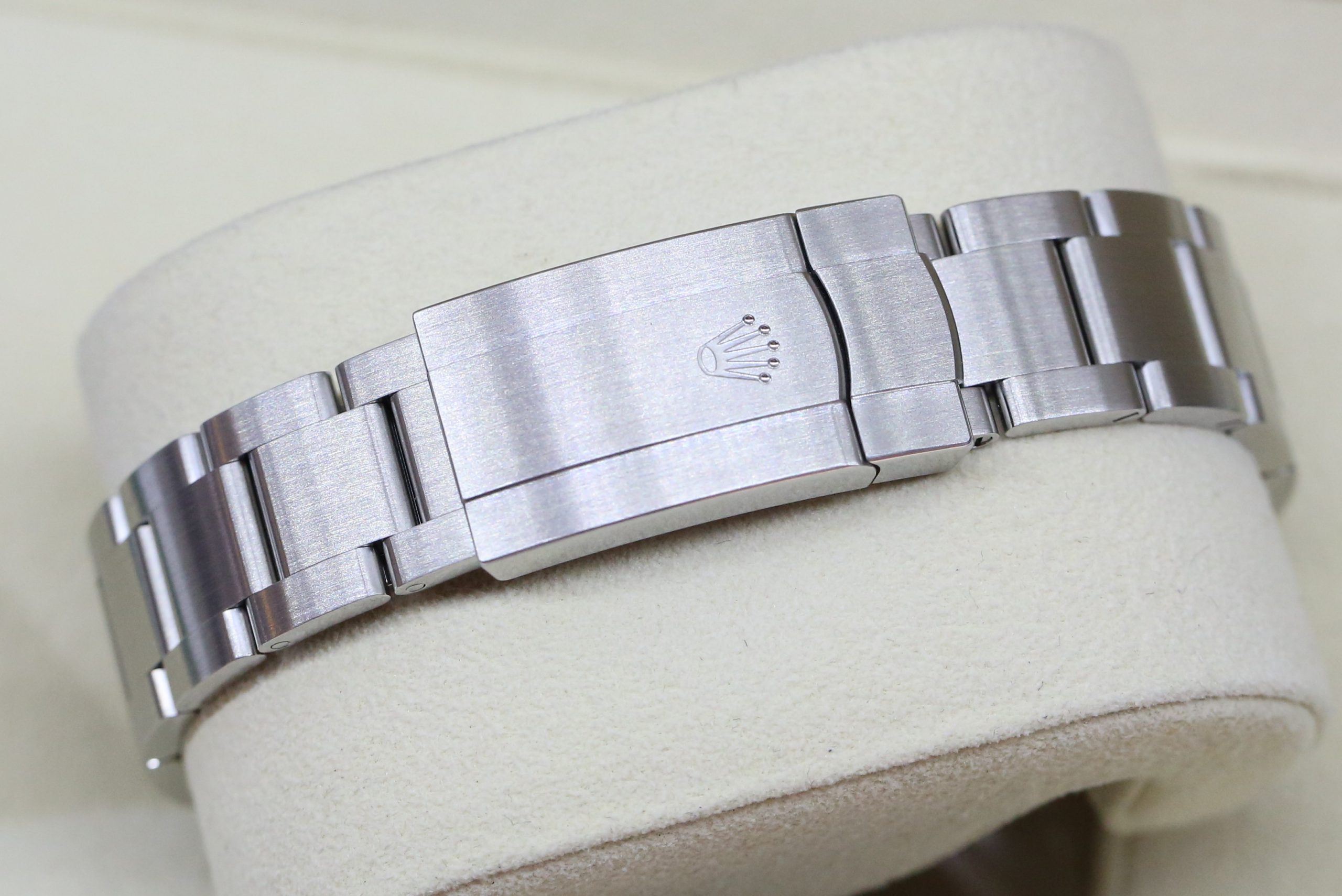 Rolex Oyster Perpetual 41, Coral Red dial, Reference 124300, Ca 2021, original box and warranty card. - Image 6