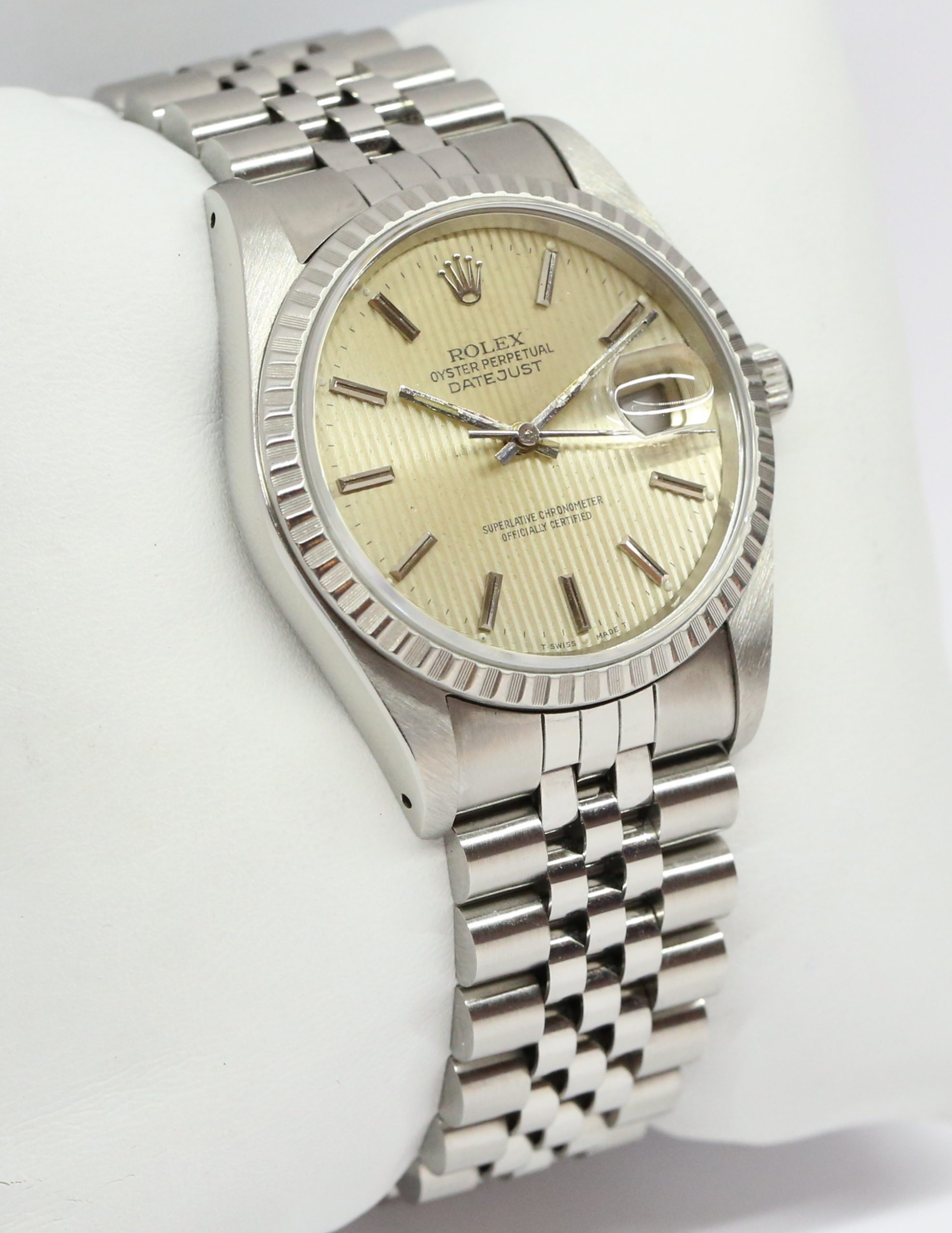 Rolex Datejust 36 in Stainless Steel, Engine Turned S/Steel Bezel, Dark Silver Dial on a Rolex Jubilee Bracelet. Ref: 16220, L Series Circa: 1989 - Image 3