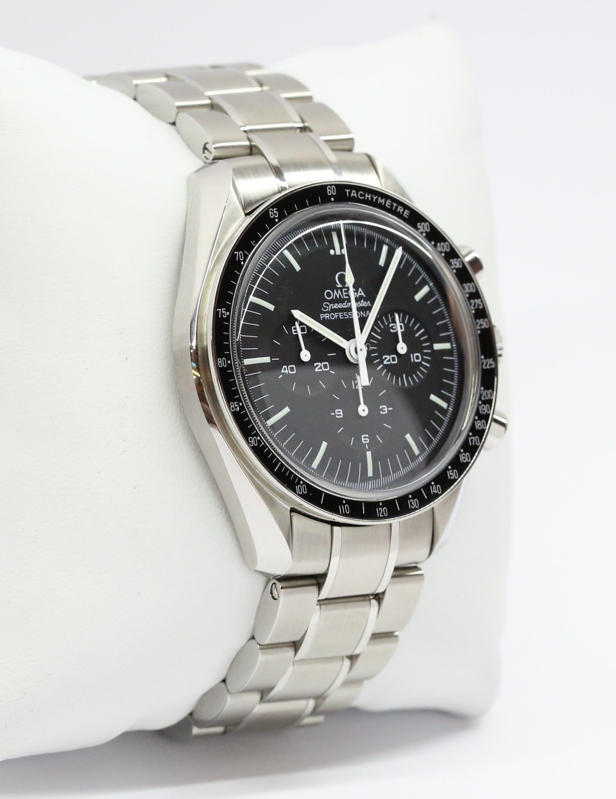 Omega Speedmaster Professional 42mm in stainless steel, Black index dial on a Omega stainless steel bracelet. Ref. 31130423001005, Complete with all Boxes and Omega Warranty cards, Circa: 2019 - Image 4