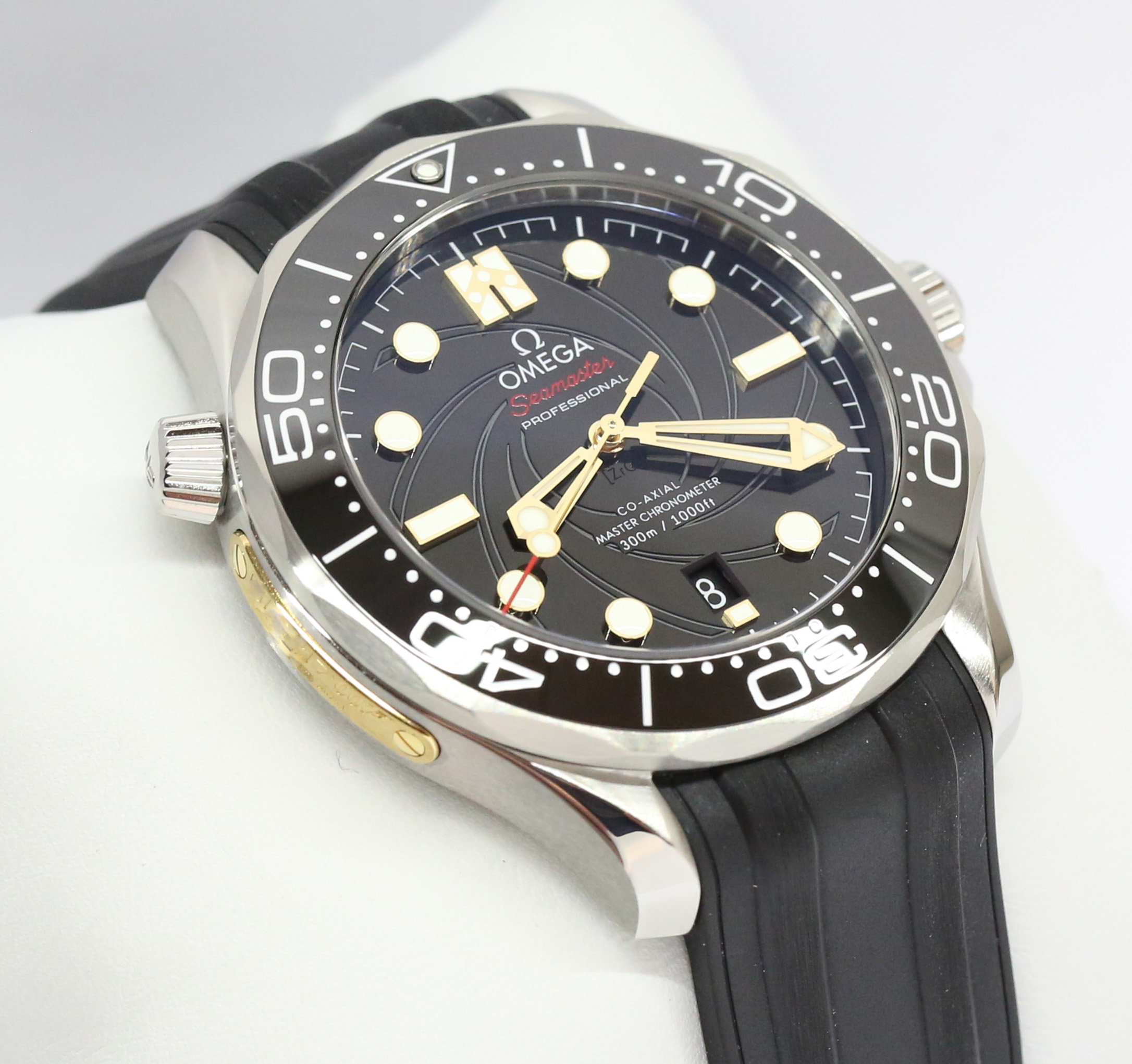 Omega Seamaster Professional 300m James 