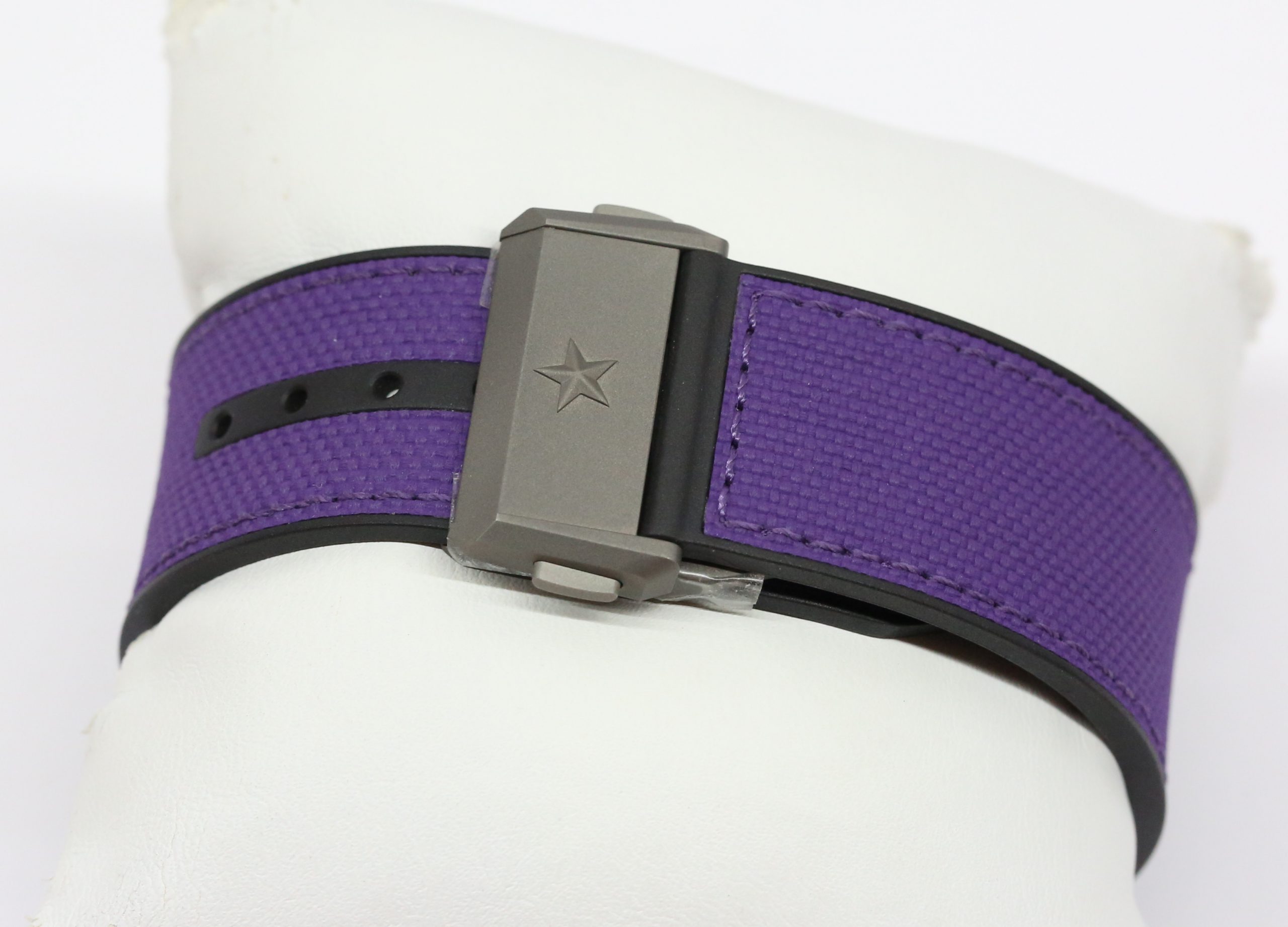 Zenith DEFY 21 Ultraviolet in Titanium, Purple Skeleton Dial, on a Zenith Rubber Composite Strap with Titanium Deployant Clasp, Reference: 97.9001.9004/80.R922, Circa: 2020, With Papers - Image 7