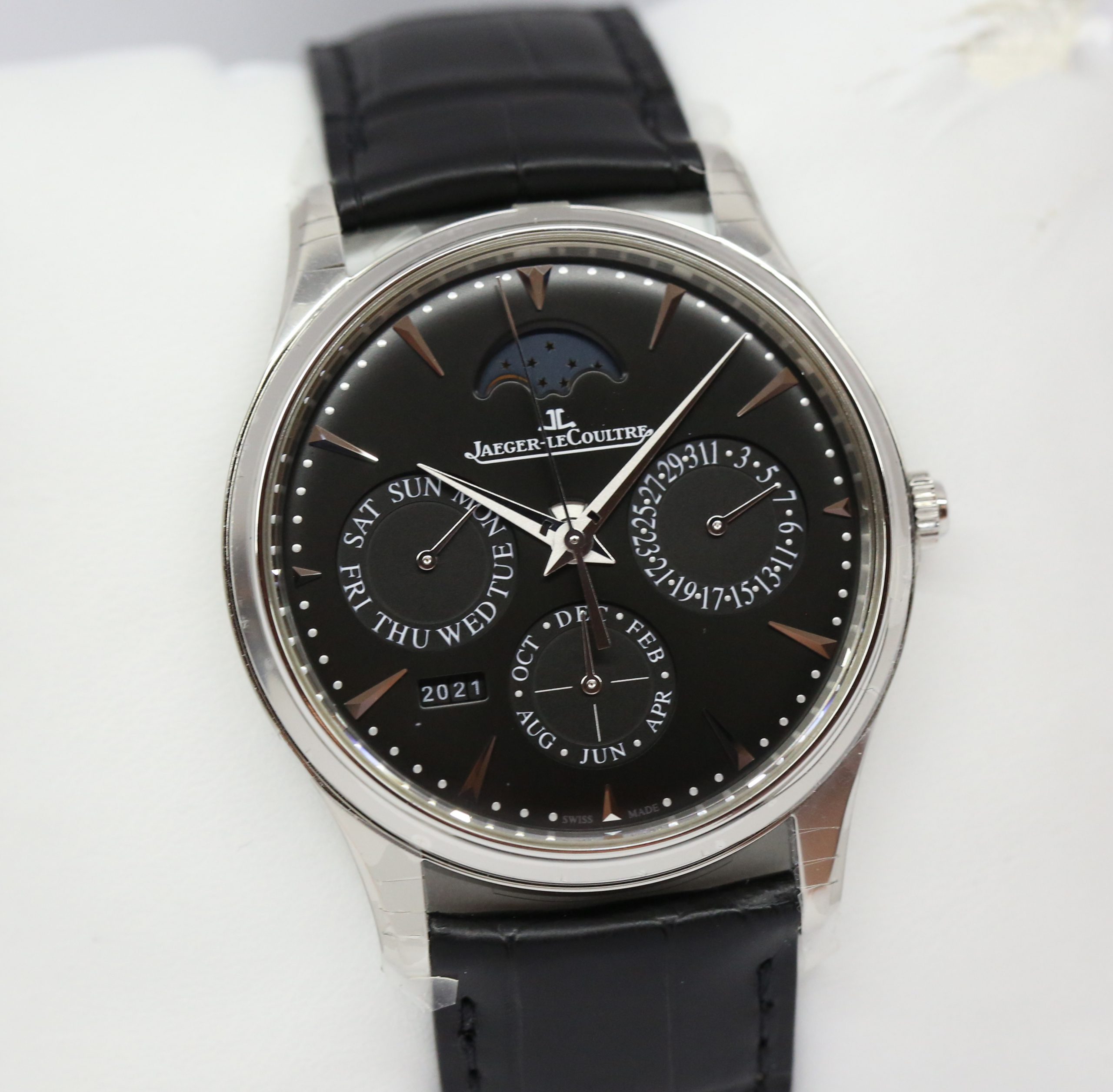 Jaeger LeCoultre Master Ultra Thin Perpetual Calendar Automatic in Stainless Steel, black index dial with subdials for day date and month phases of the moon ,Year indicator. on a JLC Black Aligator Strap and JLC Deployant Buckle Ref: Q1308470, Ca 2022 - Image 3