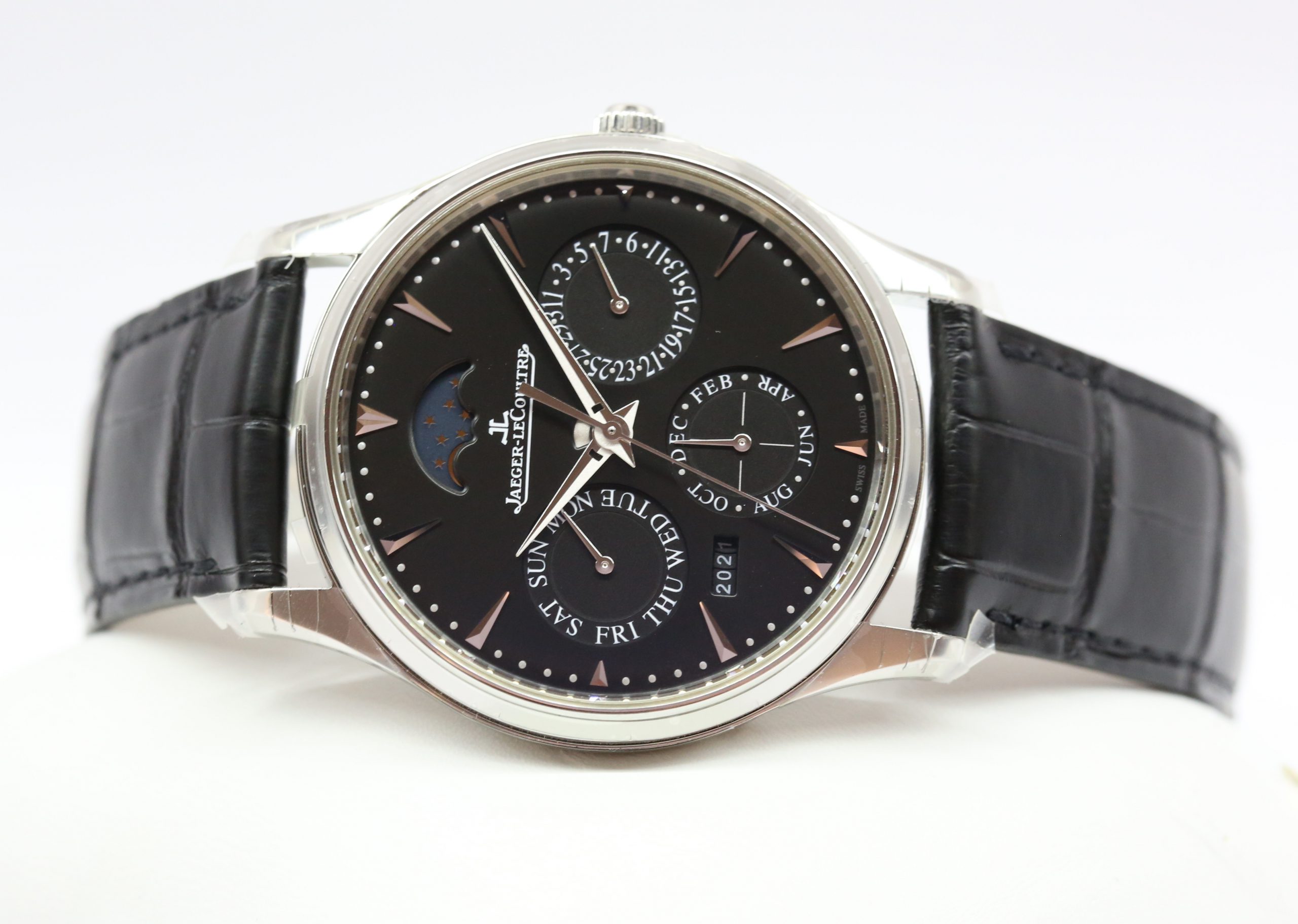 Jaeger LeCoultre Master Ultra Thin Perpetual Calendar Automatic in Stainless Steel, black index dial with subdials for day date and month phases of the moon ,Year indicator. on a JLC Black Aligator Strap and JLC Deployant Buckle Ref: Q1308470, Ca 2022 - Image 4