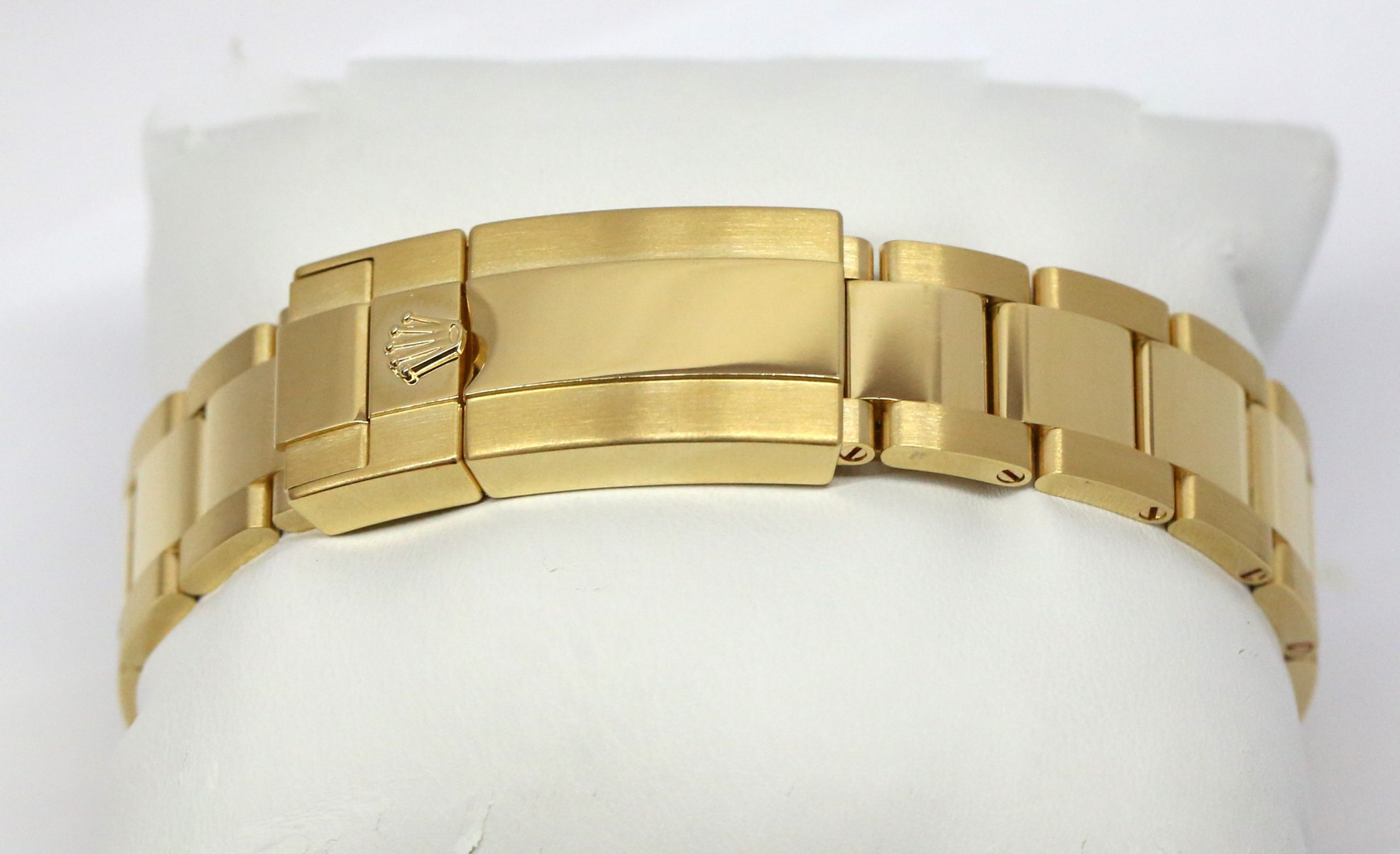 Rolex Oyster Perpetual GMT in 18ct Yellow Gold with Green Dial on Rolex Oyster Bracelet Ref. 116718LN Complete with Box and Papers - Image 7
