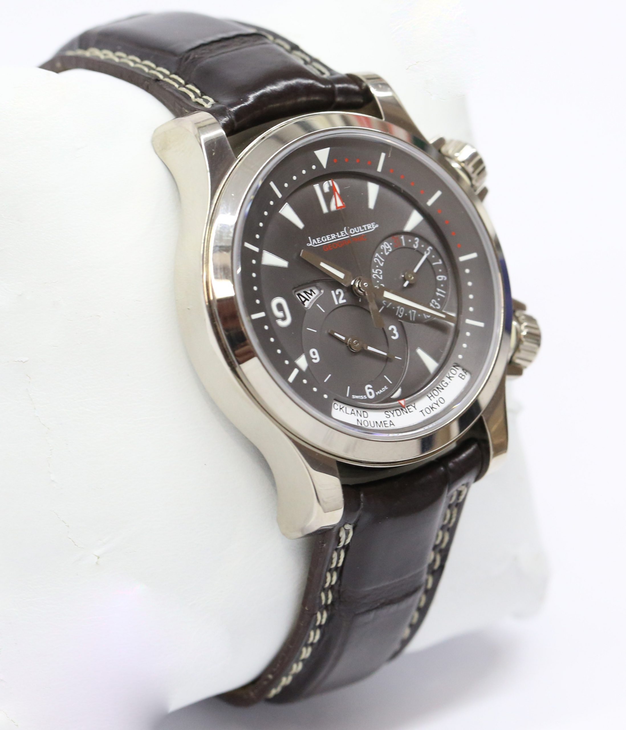 Jaeger-LeCoultre Master Compressor Geographic in 18ct White Gold with Gary Arab Index Dial on Brown JLC Alligator Strap with JLC 18ct Deployant Buckle Ref. 146.3.83 Circa: 2009 - Image 4