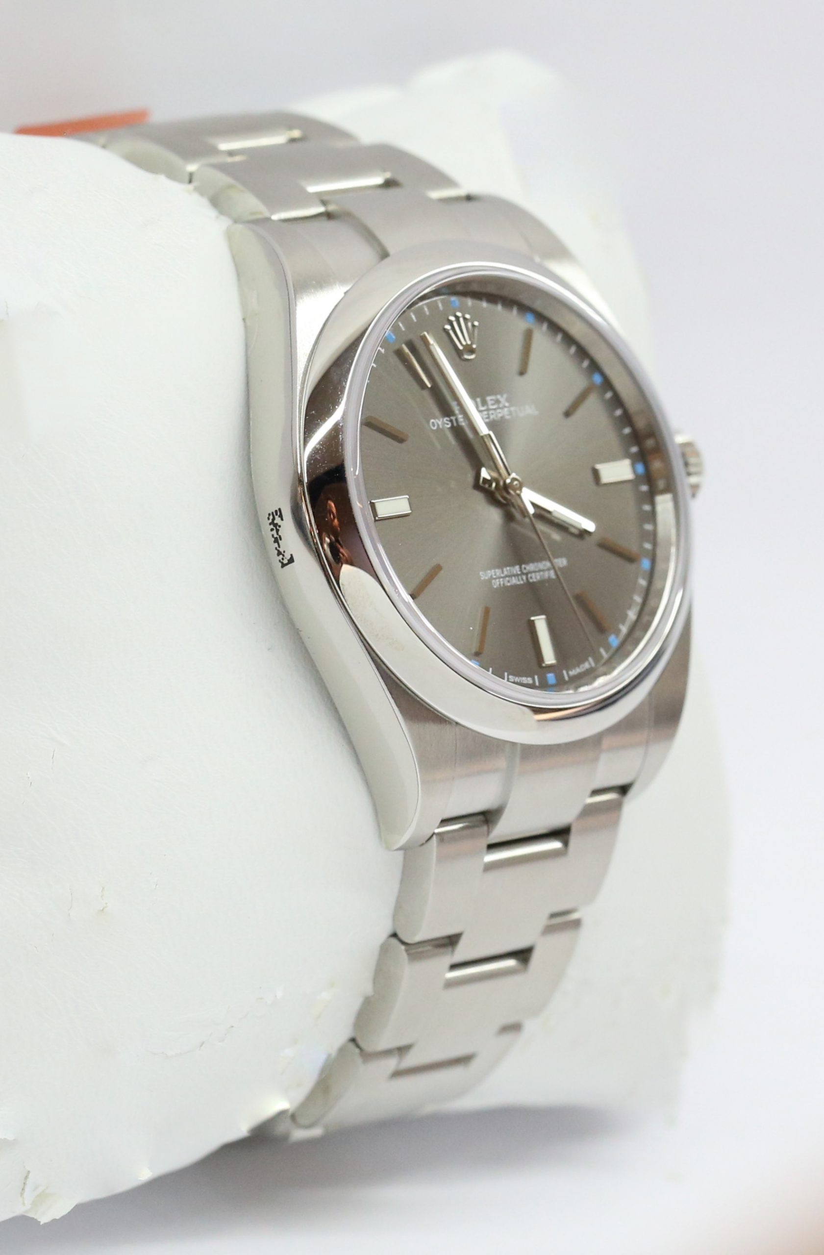 Rolex Oyster Perpetual 39 with Rhodium Dial, Stainless Steel on Rolex Oyster Bracelet, reference: 114300, Circa: 2018, Complete with Box & Papers Factory Stickered - Image 4