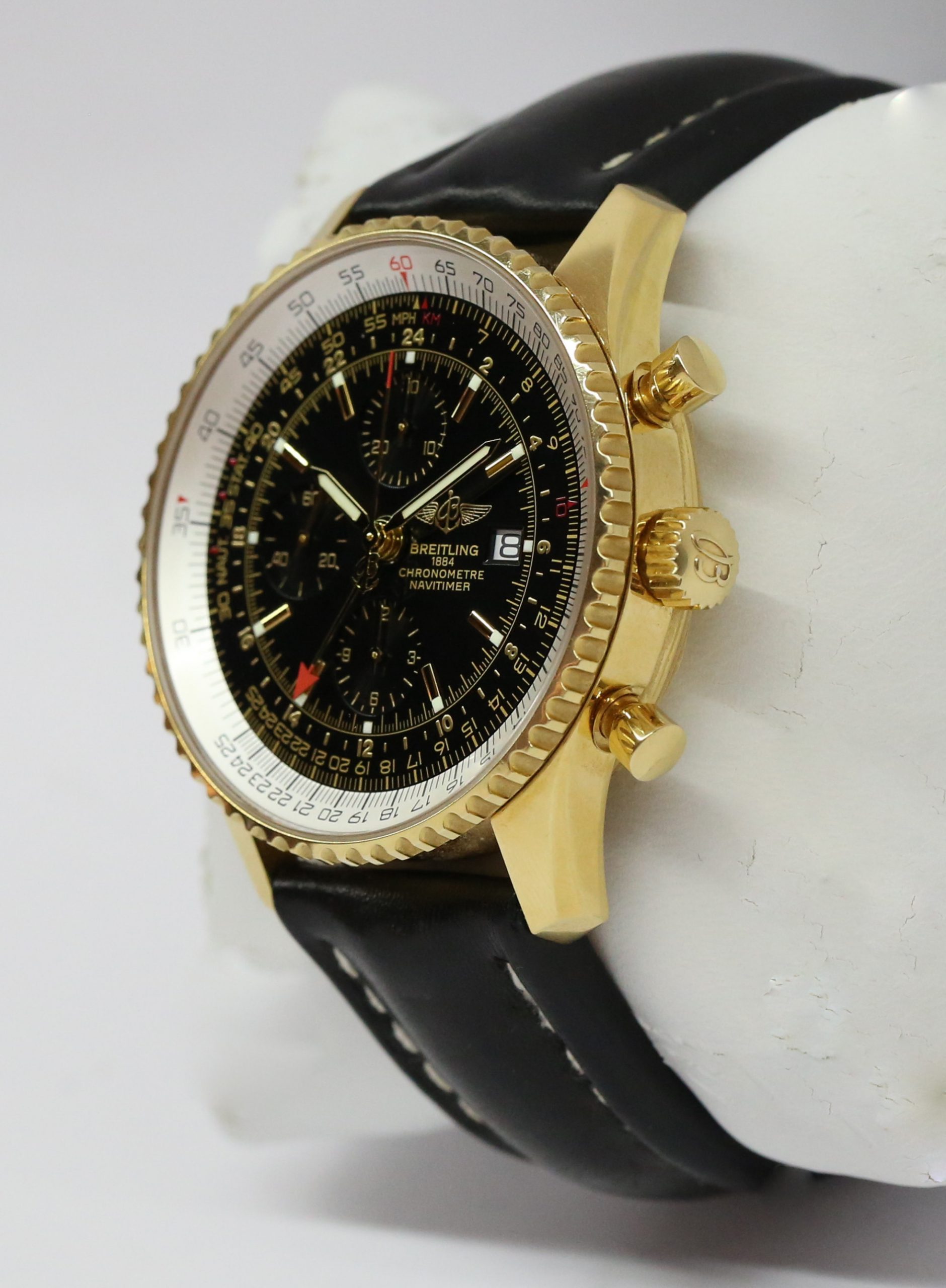 Breitling Navitimer World in 18ct Yellow Gold, Black index dial with a white slide rule, Limited Edition of 100 Pieces, Reference K24322, Circa: 2006, Complete with Box & Papers - Image 2