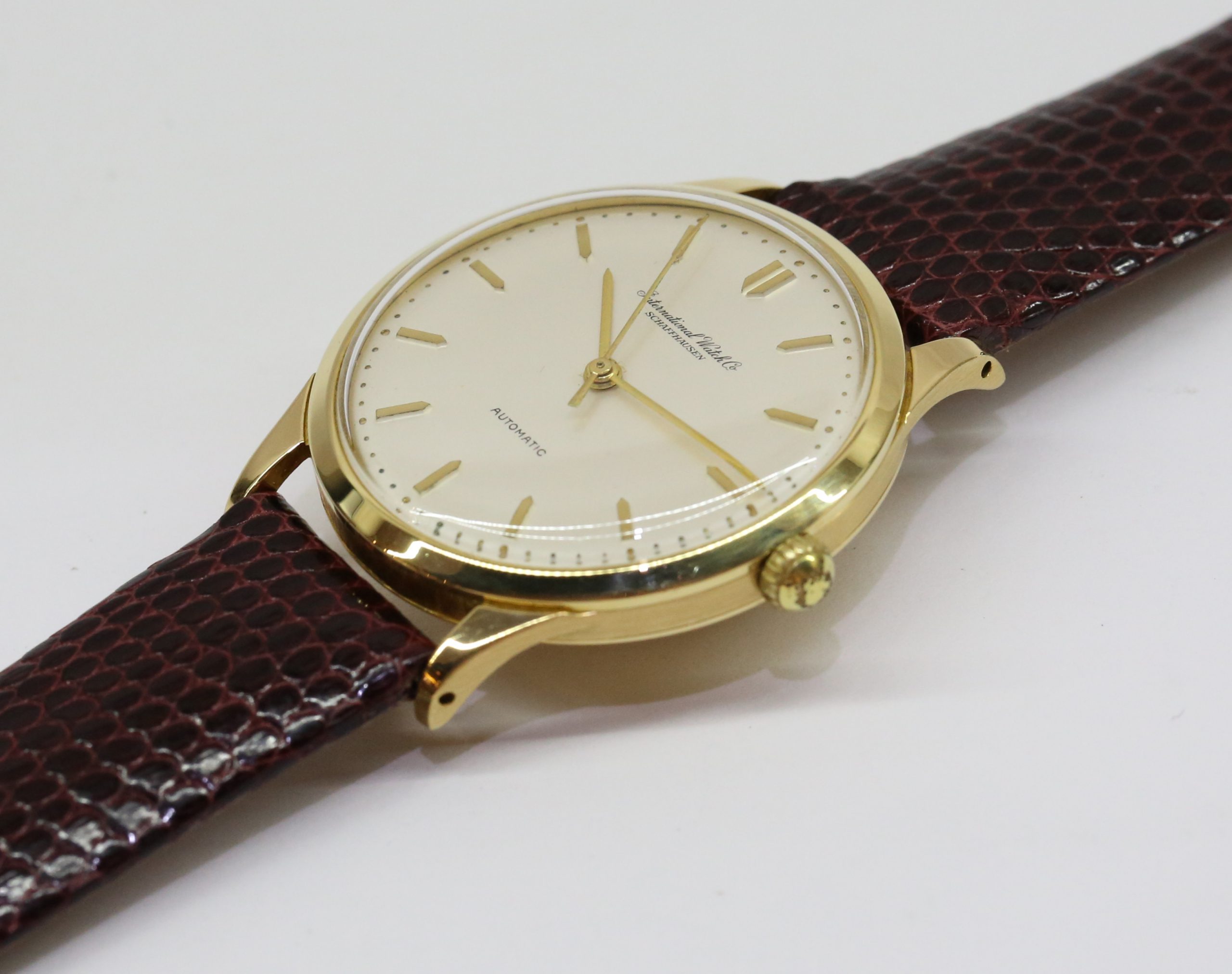 IWC classic automatic Cal 853 in 18k yellow gold, original silver/white dial with applied gold markers, on a Brown Lizard Strap Ca. 1960's - Image 2