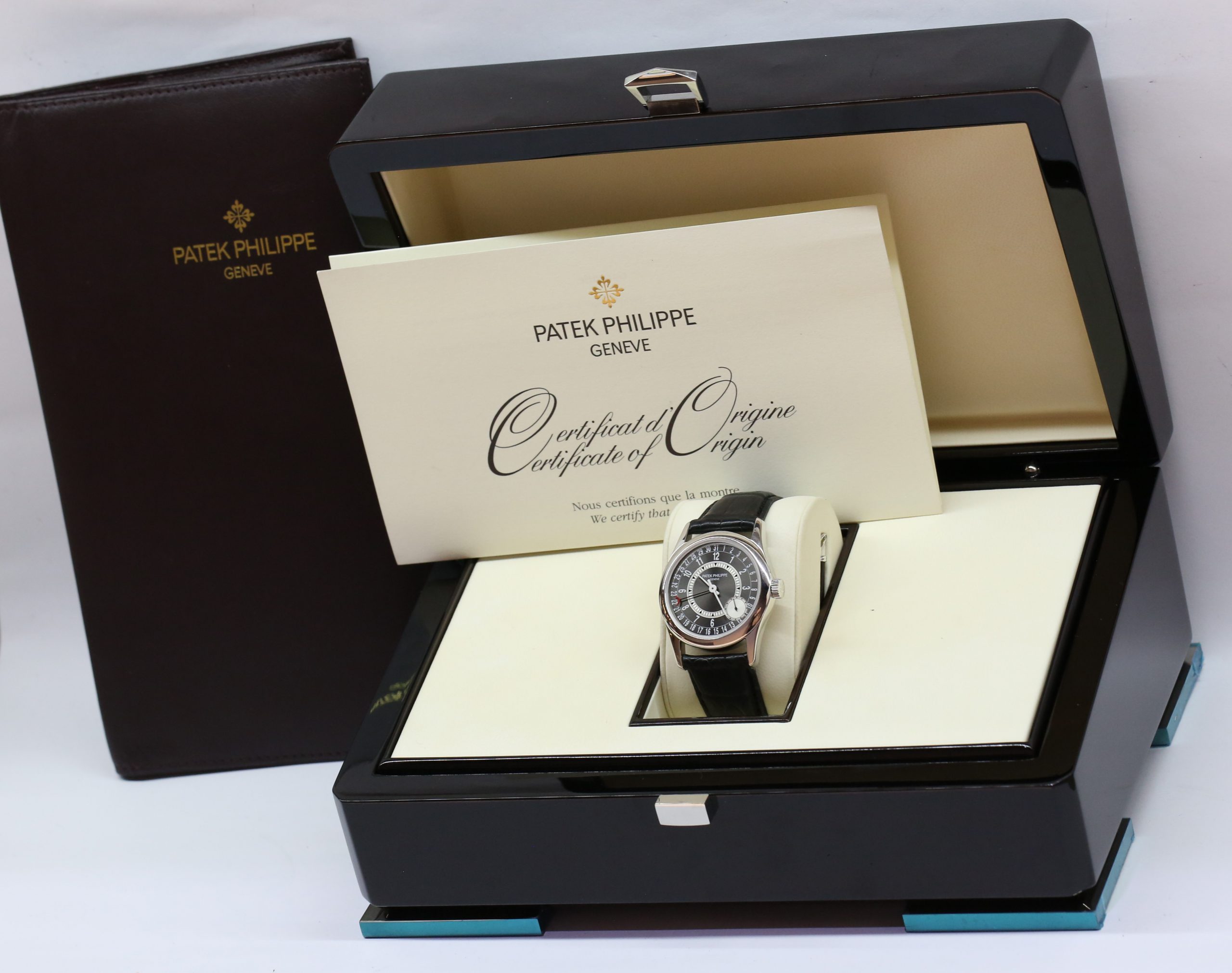 Patek Philippe Calatrava in 18ct White Gold, Pointer Date on Strap with Black Dial Ref. 6000G-010 Circa: 2007 Complete with Box and Papers Just returned from Patek Philippe Service - Image 7