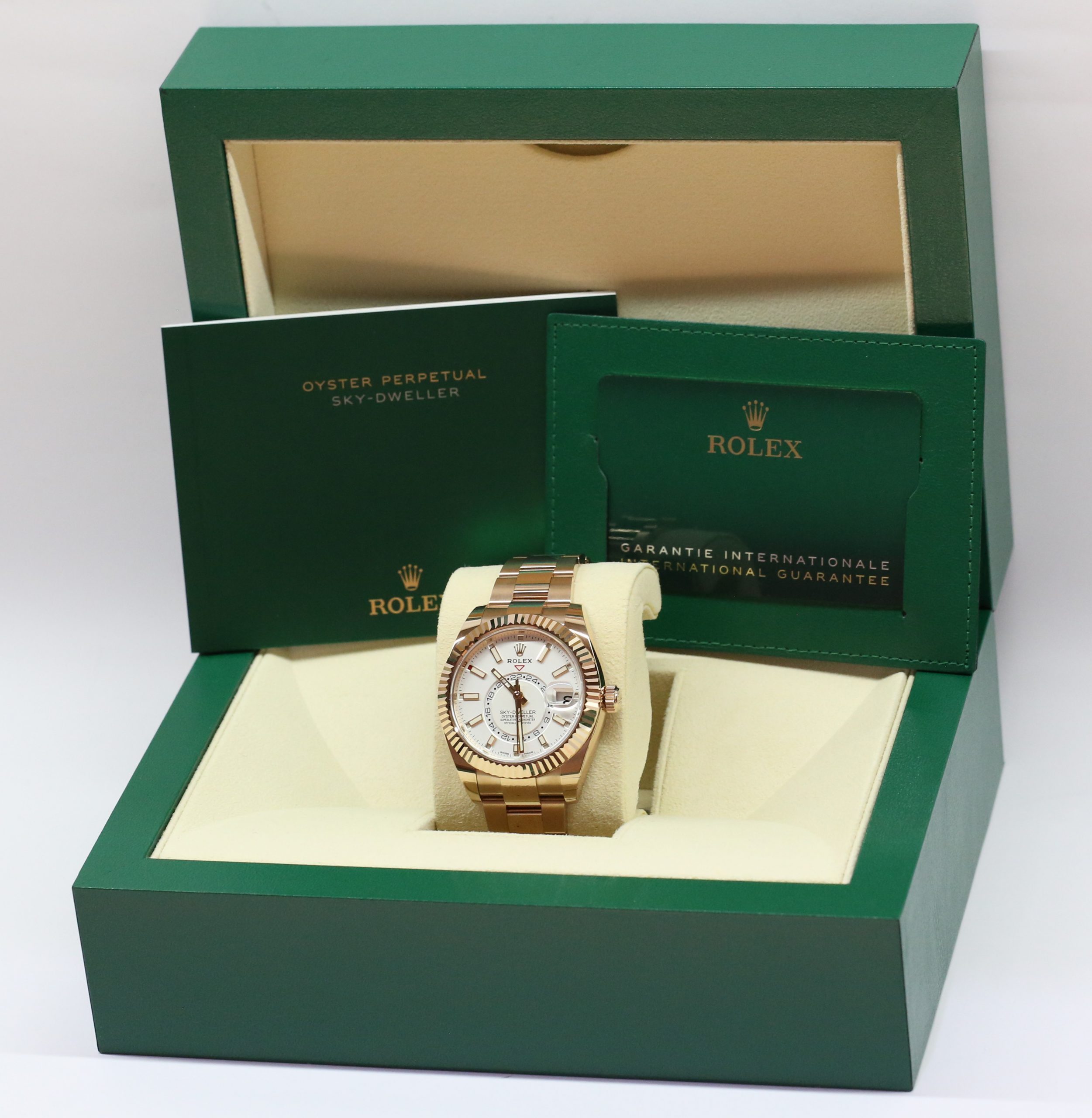 Rolex Oyster Perpetual Skydweller in 18ct Everose Gold with white Index Dial on Rolex Oyster Bracelet in 18ct Eversoe Gold Ref. 326935, Complete with Box and Papers - Image 7
