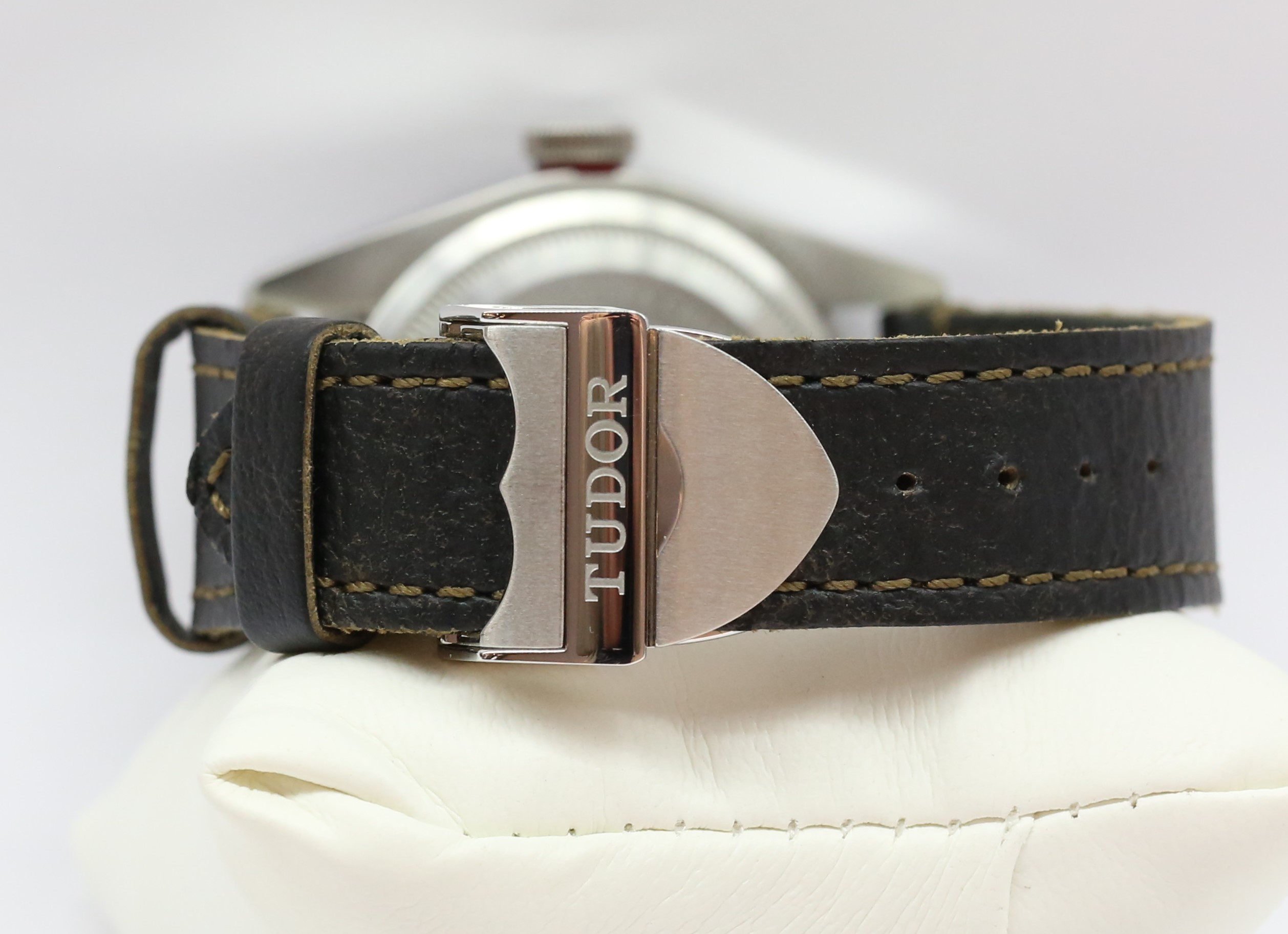 Tudor Heritage Black Bay in Stainless Steel dive watch, Black index dial and Red bezel on a Tudor Strap with Tudor Stainless Steel Deployant Clasp, Ref 79230R, Complete with Box and Papers, Ca. 11/2020 - Image 6
