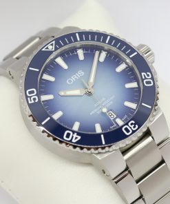 Oris Lake Baikal Limited Edition Date Relief in stainless steel, blue sunburst index dial, rotating 60min bezel on a Oris stainless steel bracelet. Box and papers Ref# 0173377304175 Ca. 2021
