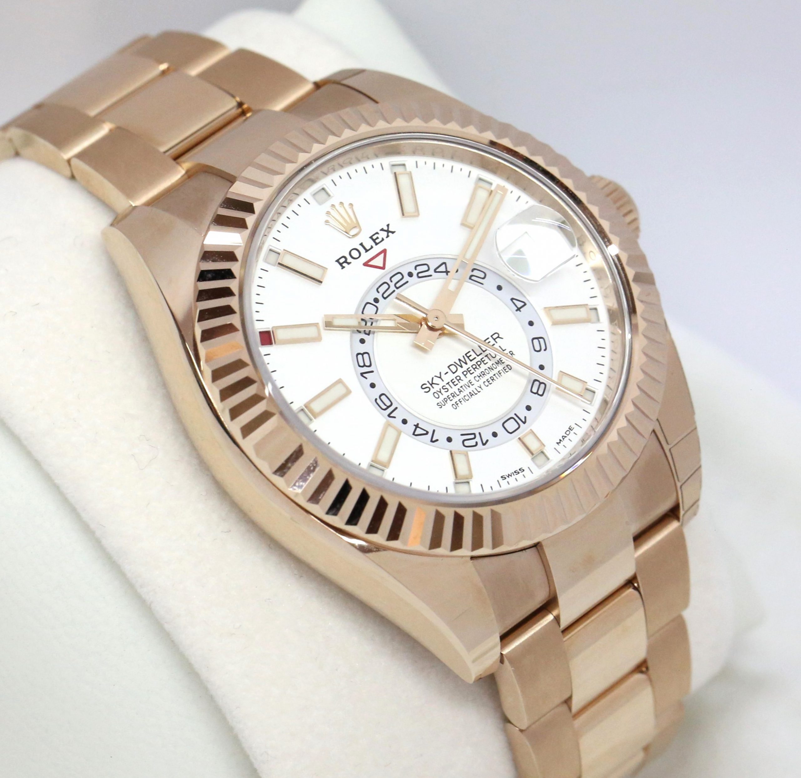 Rolex Oyster Perpetual Skydweller in 18ct Everose Gold with white Index Dial on Rolex Oyster Bracelet in 18ct Eversoe Gold Ref. 326935, Complete with Box and Papers