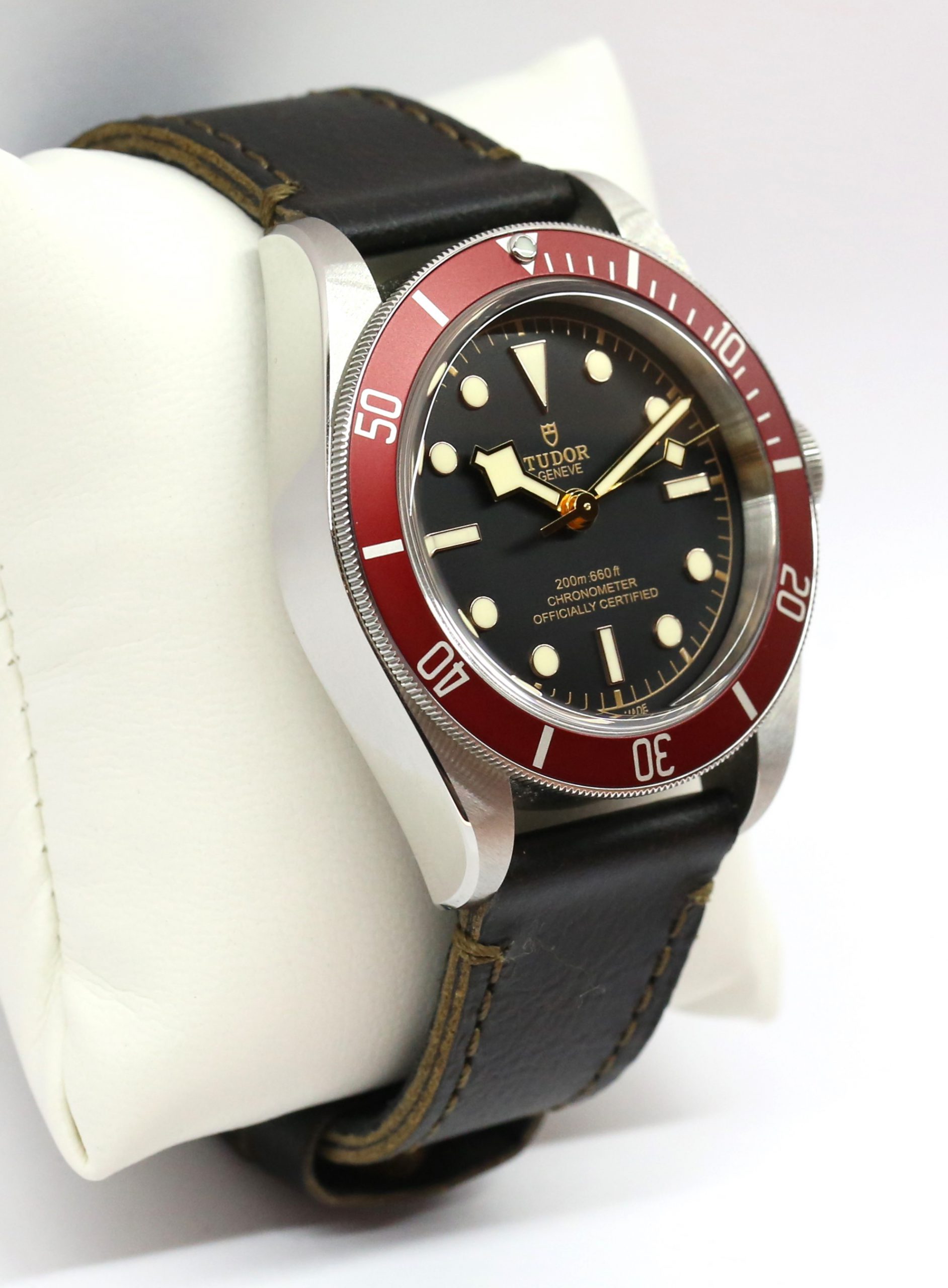 Tudor Heritage Black Bay in Stainless Steel dive watch, Black index dial and Red bezel on a Tudor Strap with Tudor Stainless Steel Deployant Clasp, Ref 79230R, Complete with Box and Papers, Ca. 11/2020 - Image 4