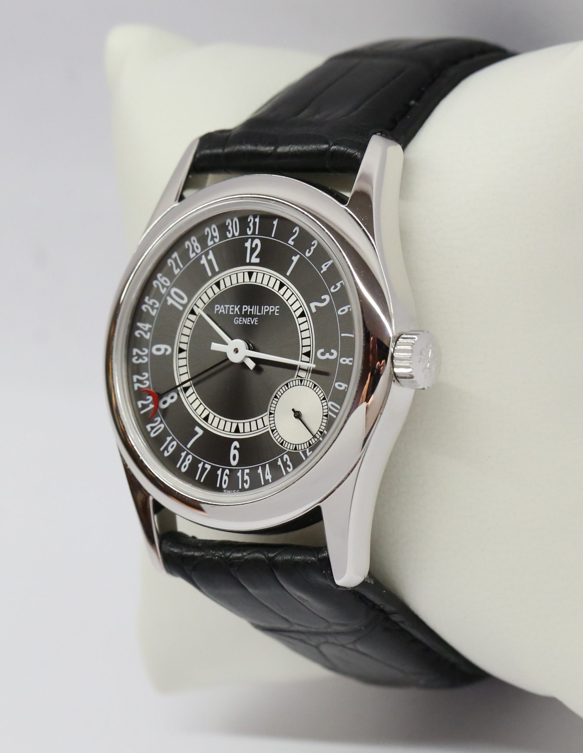 Patek Philippe Calatrava in 18ct White Gold, Pointer Date on Strap with Black Dial Ref. 6000G-010 Circa: 2007 Complete with Box and Papers Just returned from Patek Philippe Service - Image 2