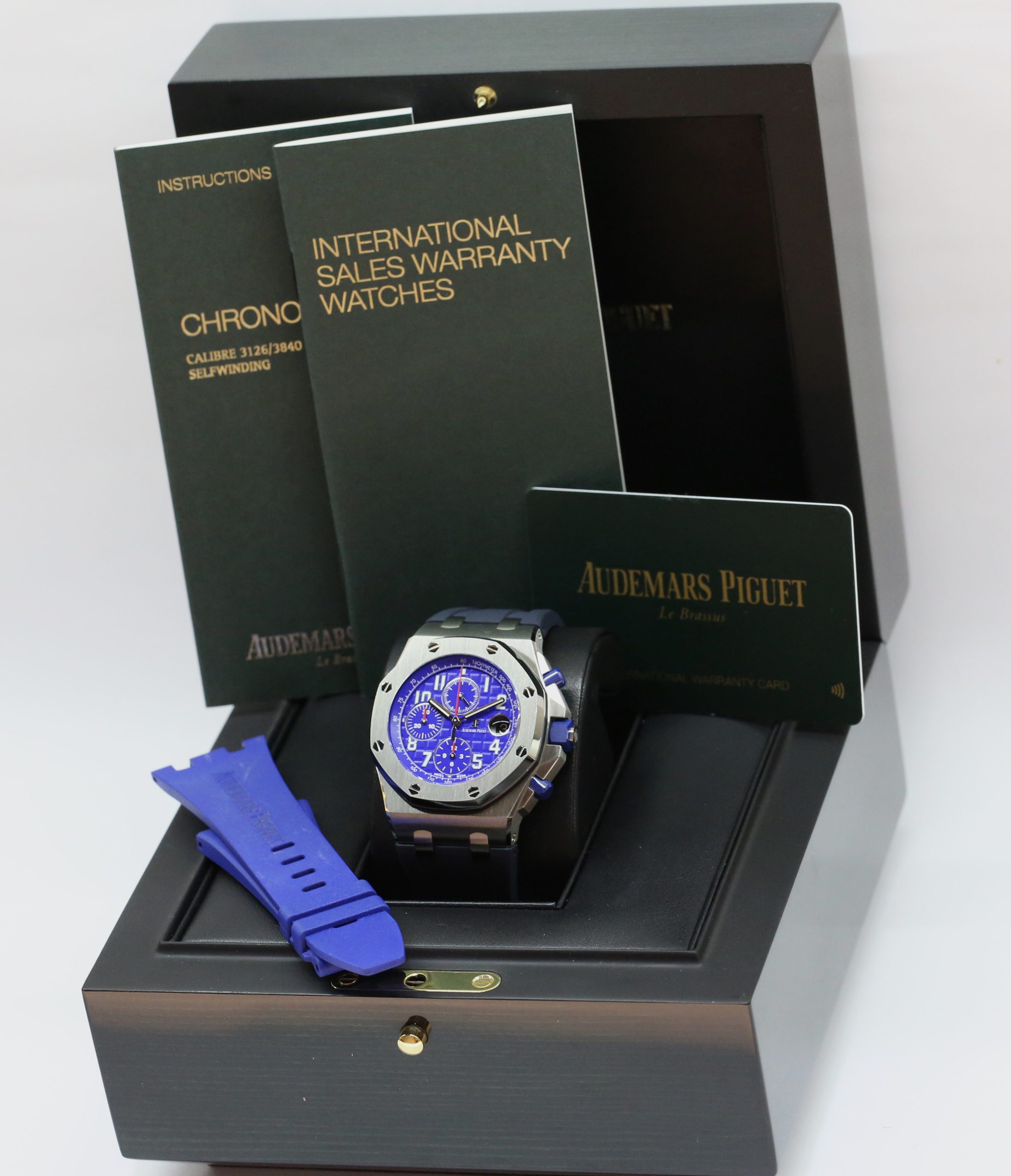 Audemars Piguet Royal Oak Offshore Chronograph, Stainless Steel "Indigo Blue" Dial, on Blue Rubber Strap, Reference: 26470ST.OO.A027CA.01, Circa 2018, Complete with Box & Papers - Image 4