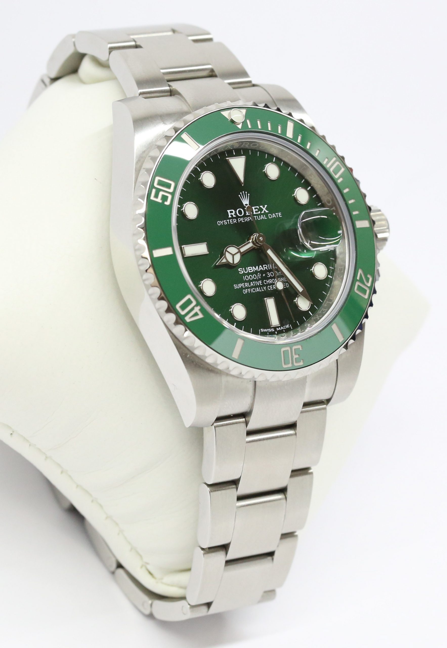 Rolex Submariner Date "Hulk" in Rolex Oystersteel ,Green Cerachrom bezel, Green dial, on Rolex Oystersteel bracelet, Reference 116610LV. Full set in like new condition ca. 2020 - Image 4
