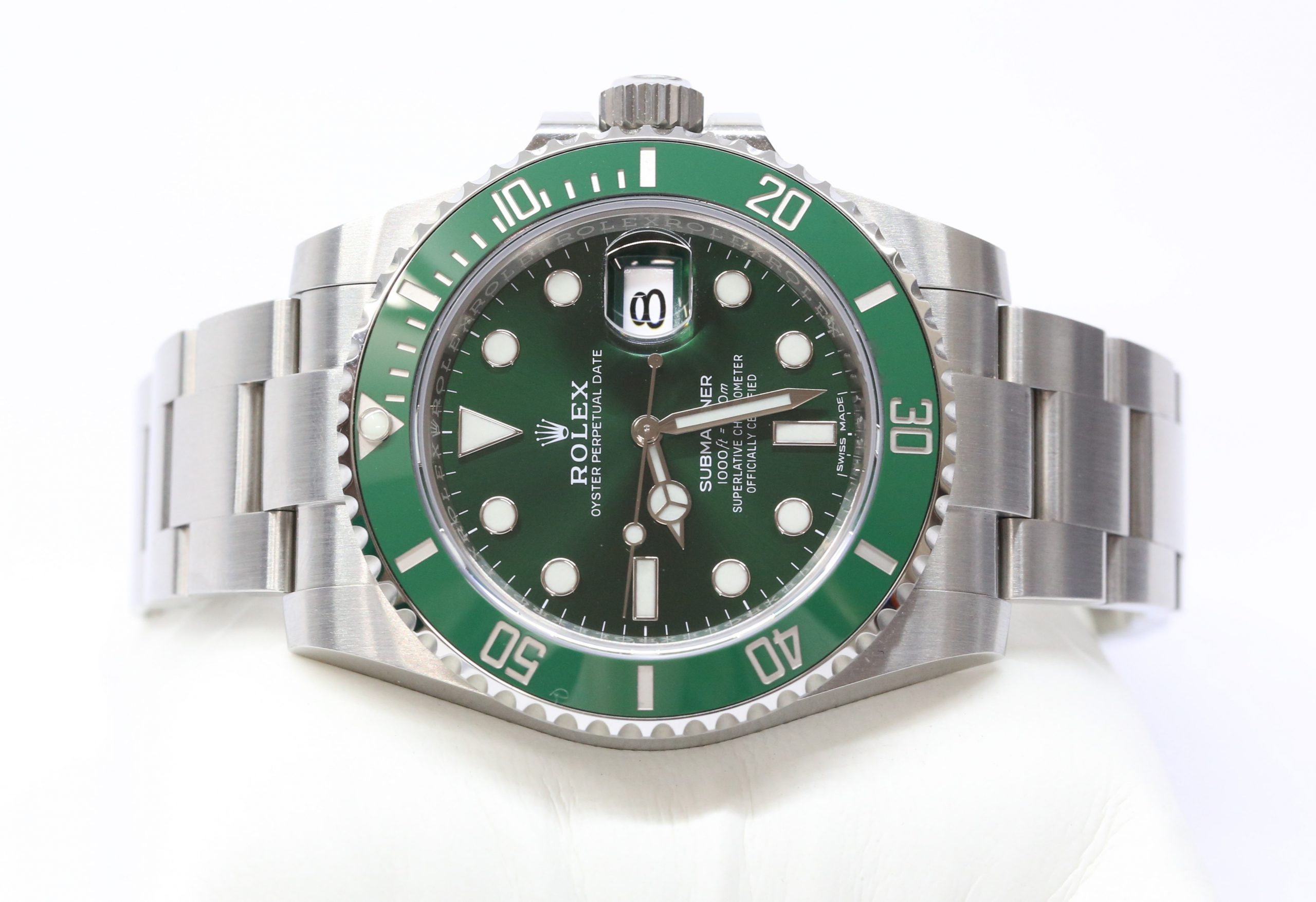Rolex Submariner Date "Hulk" in Rolex Oystersteel ,Green Cerachrom bezel, Green dial, on Rolex Oystersteel bracelet, Reference 116610LV. Full set in like new condition ca. 2020 - Image 3