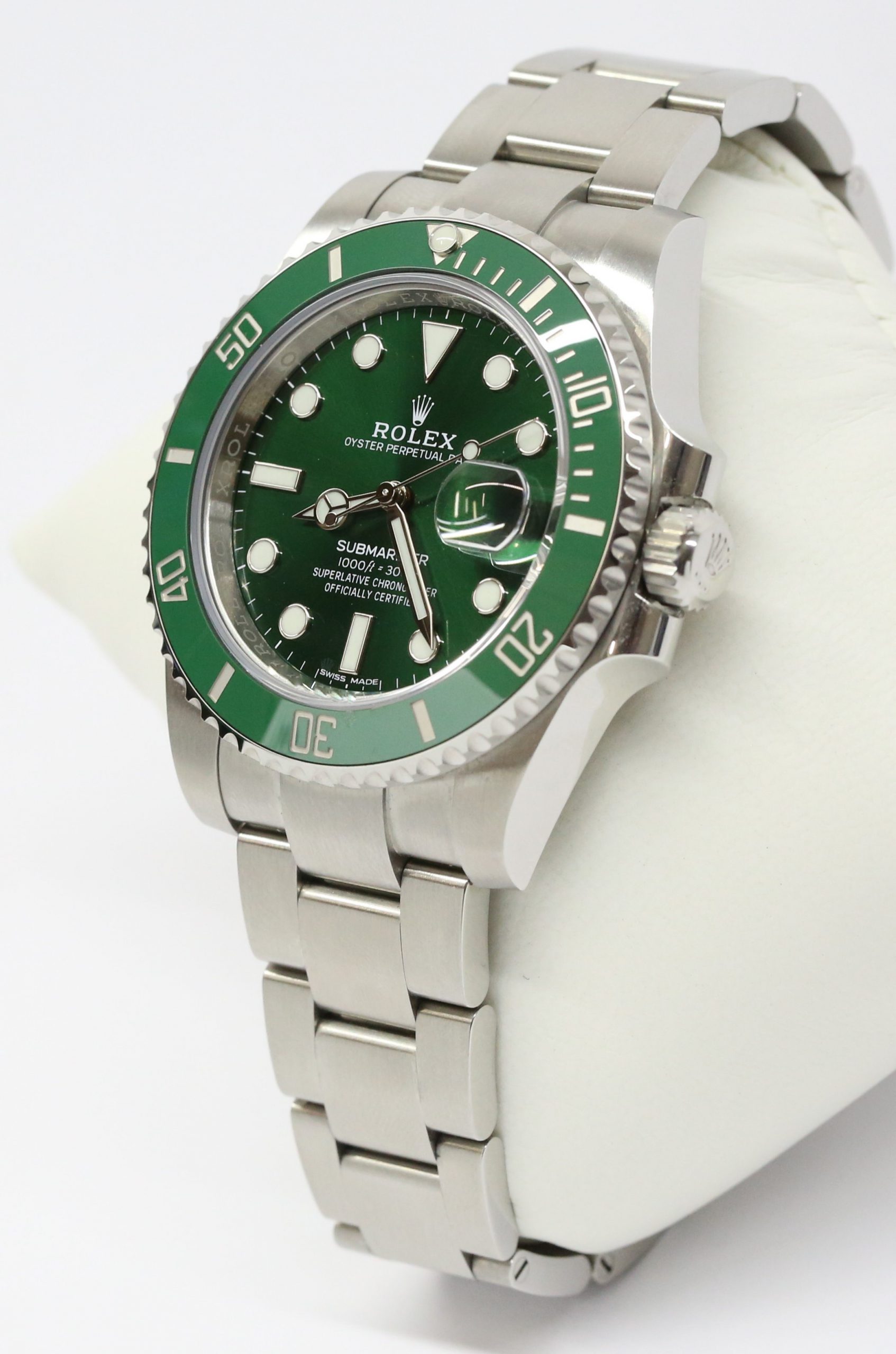 Rolex Submariner Date "Hulk" in Rolex Oystersteel ,Green Cerachrom bezel, Green dial, on Rolex Oystersteel bracelet, Reference 116610LV. Full set in like new condition ca. 2020 - Image 2