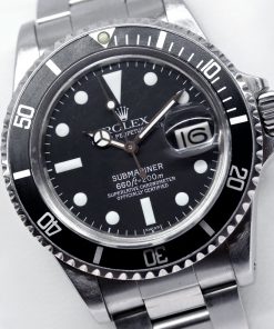 Rolex Submariner Date Ref 1680, 5mil serial number, Ca 1977, plexiglass, matt dial.