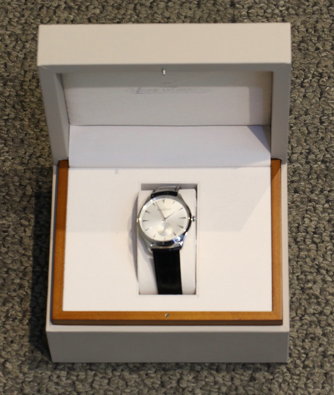 Jaeger Le Coultre Ultra Thin automatic Ref Q1278420, sold new in 2015, just serviced with new strap, $8,800(AUD) in GST - Image 6